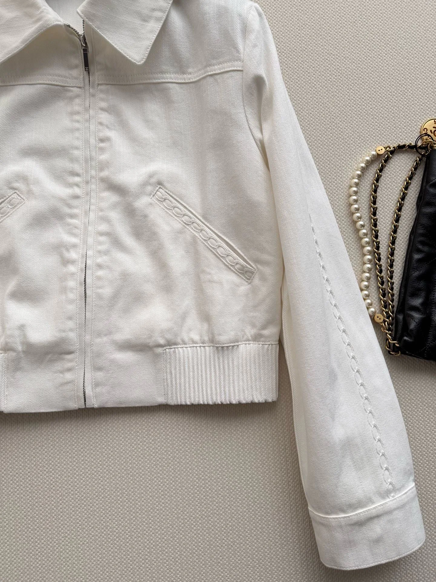 Women's Jackets And Down Jackets CHANEL 17129390