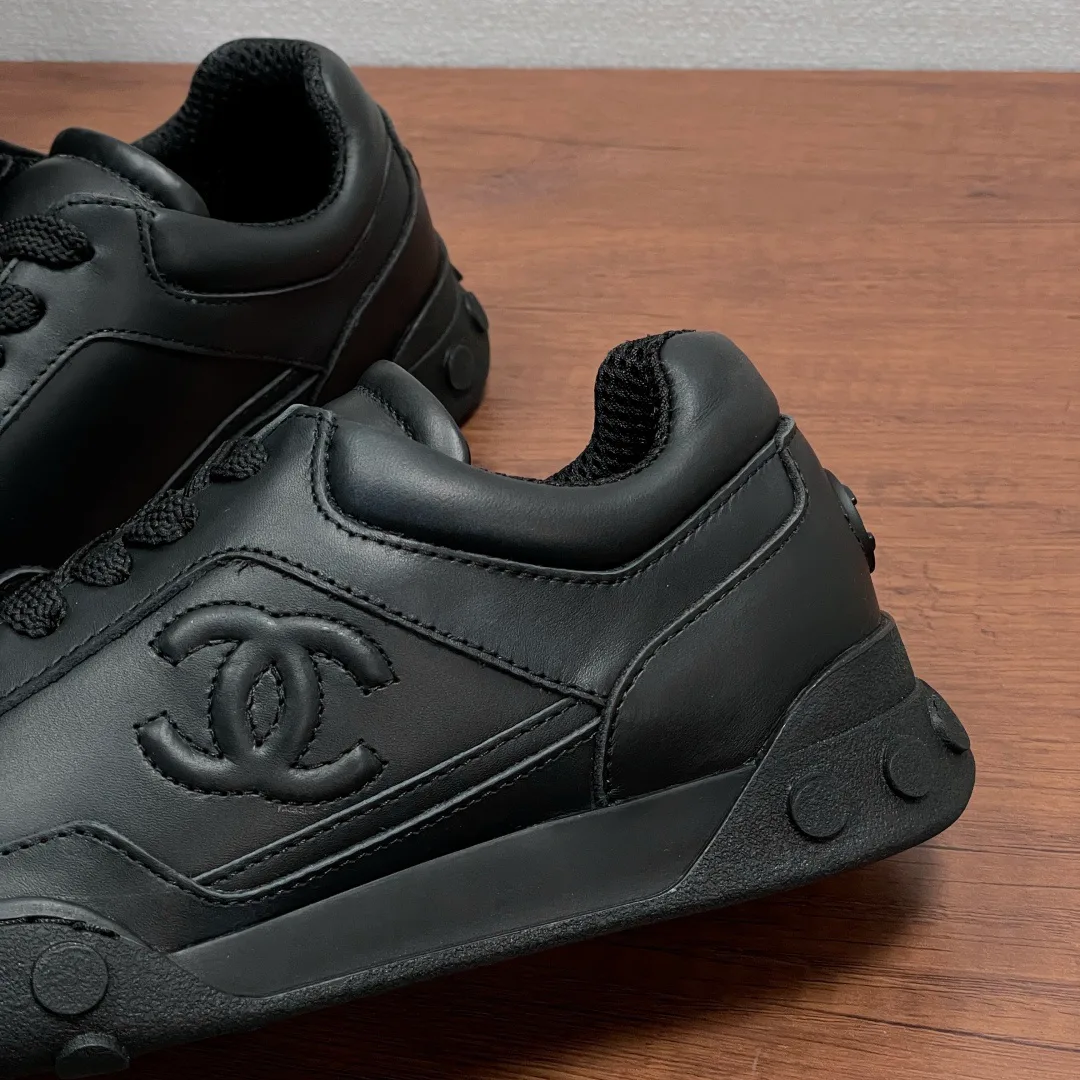Women's Sneakers CHANEL 18000596