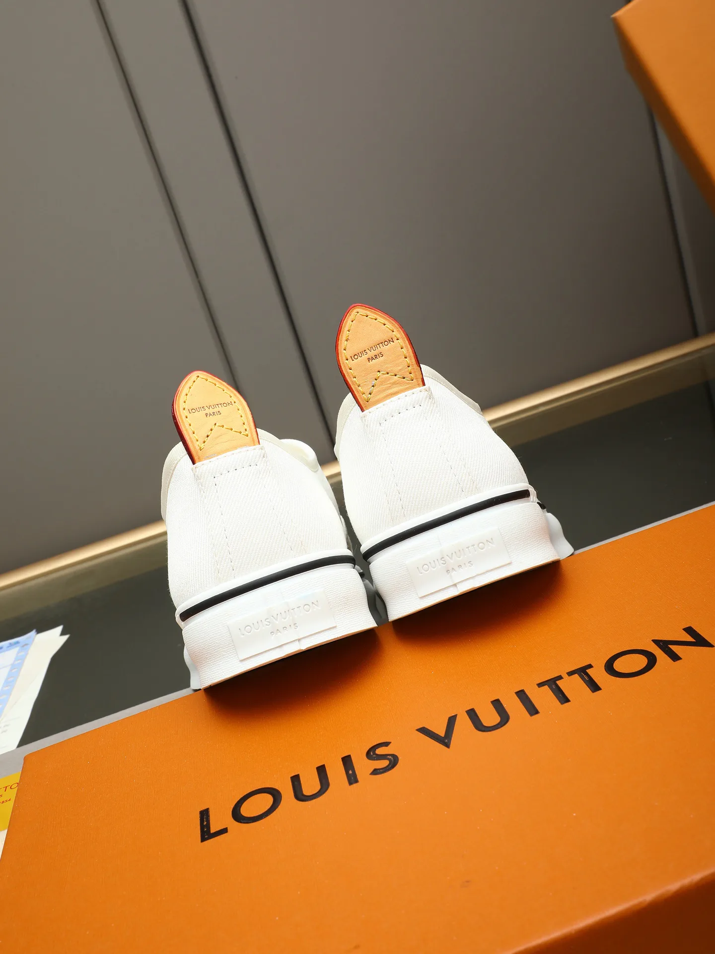 Women's Sneakers LOUIS VUITTON 17947253