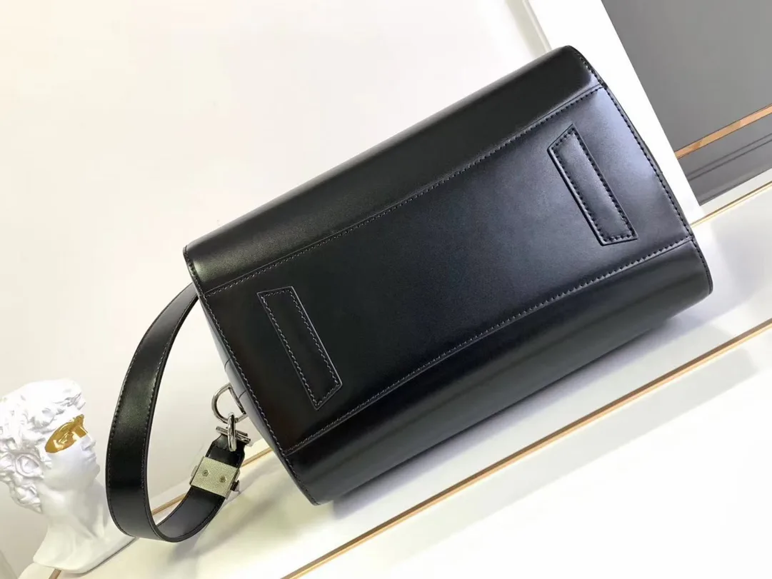 Women's Classic Handbags GIVENCHY 18452642