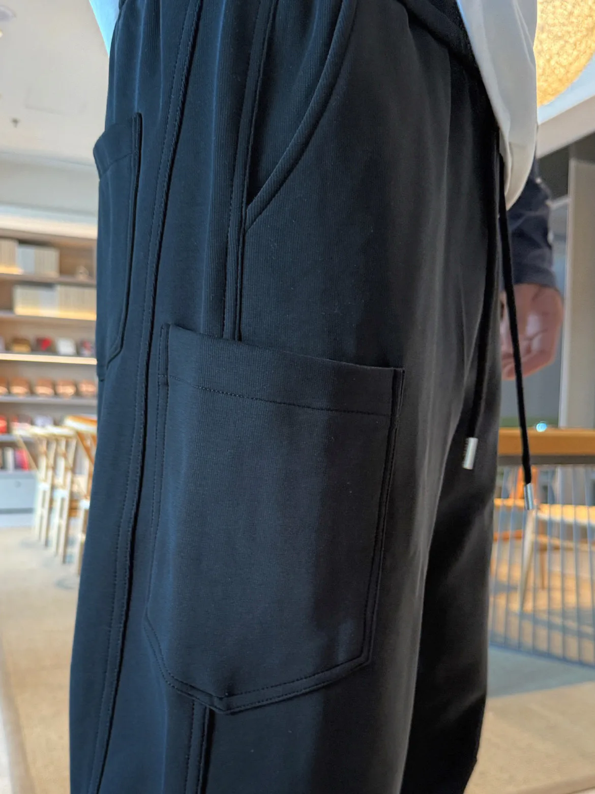Men's Trousers LOUIS VUITTON 18345820
