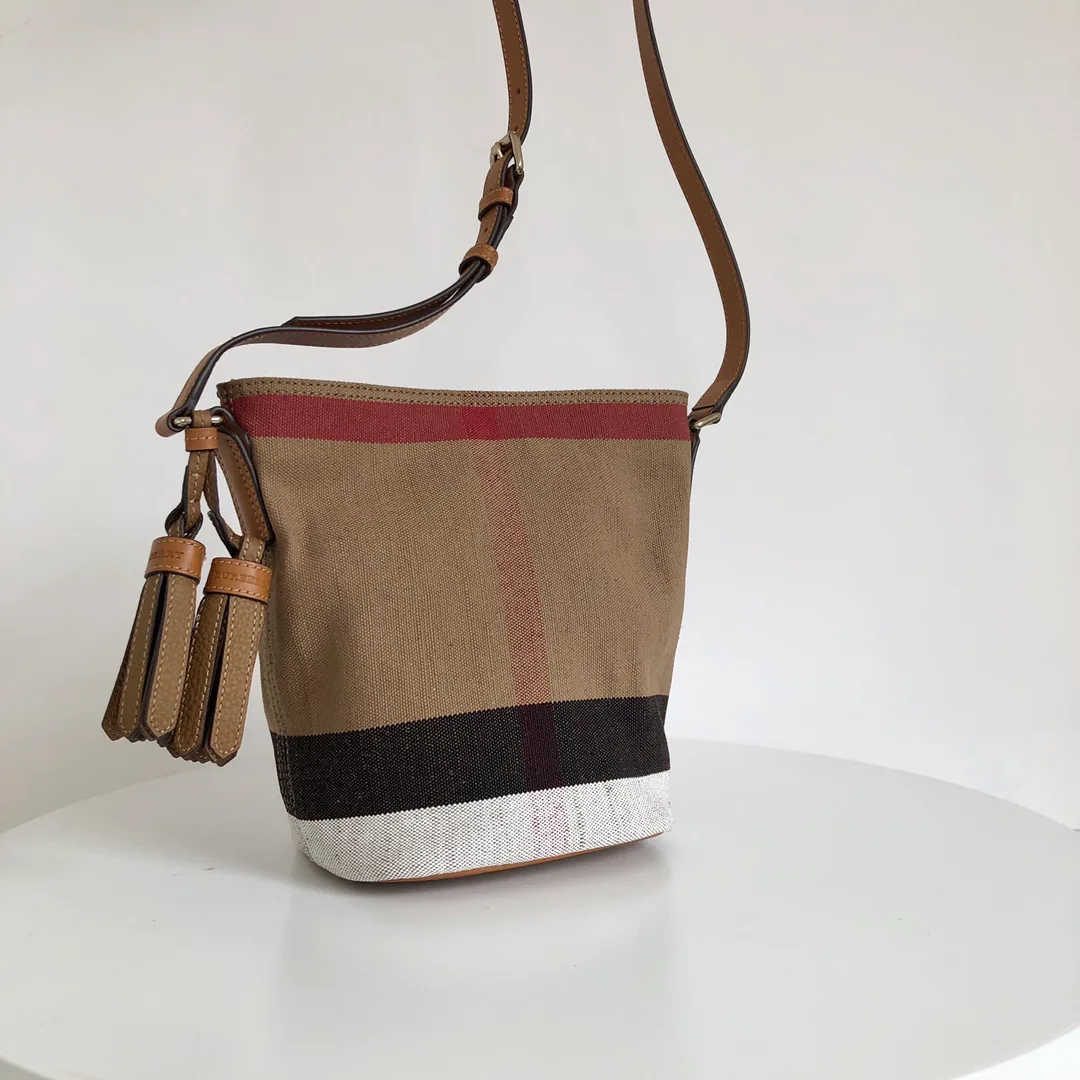 Women's Classic Handbags BURBERRY 17961675