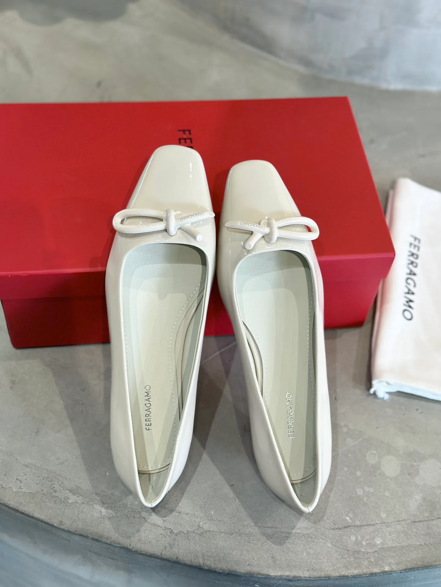 Women's Ballet Flats SALVATORE FERRAGAMO 18340745