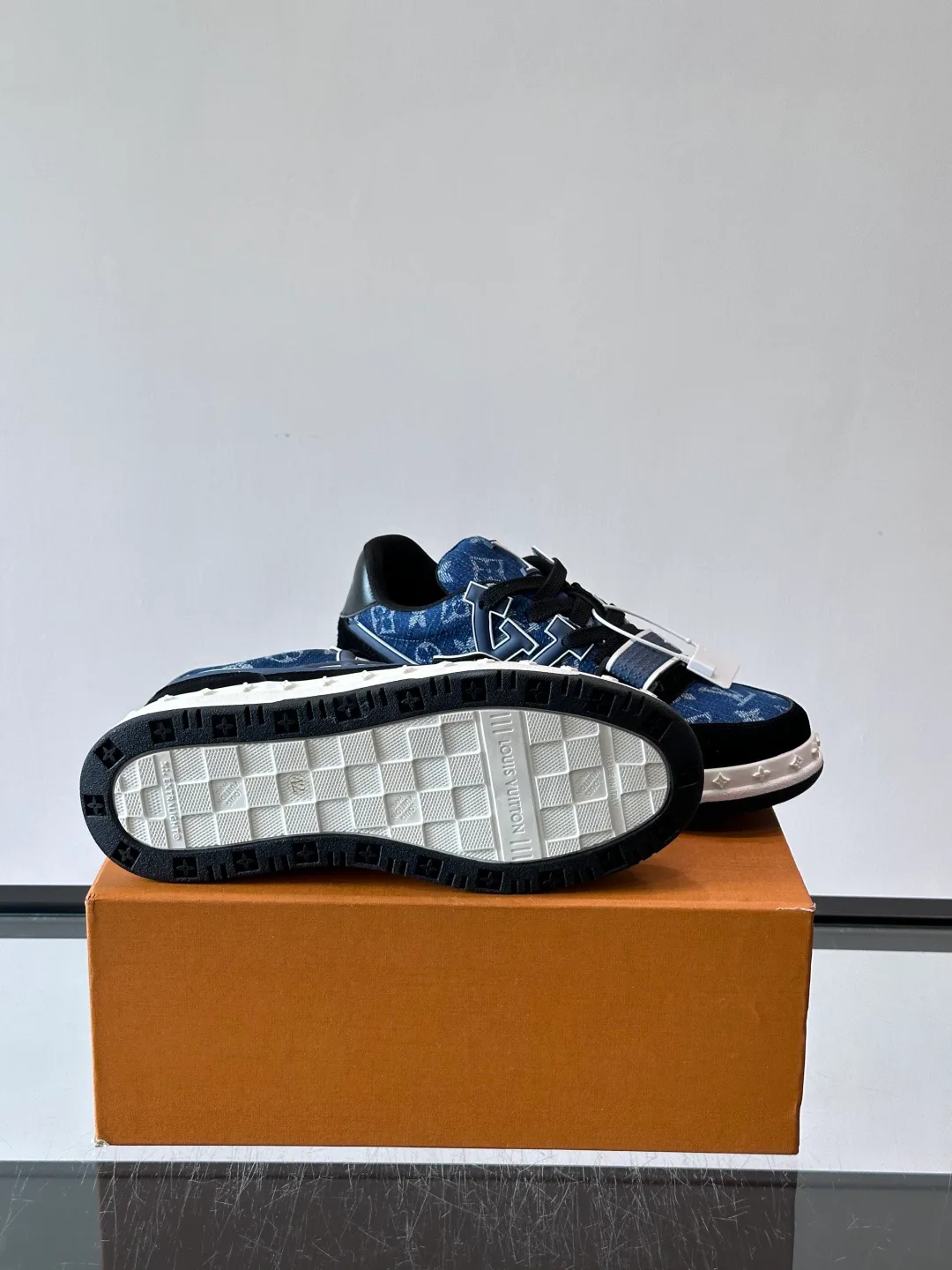 Men's Sneakers LOUIS VUITTON 17439947