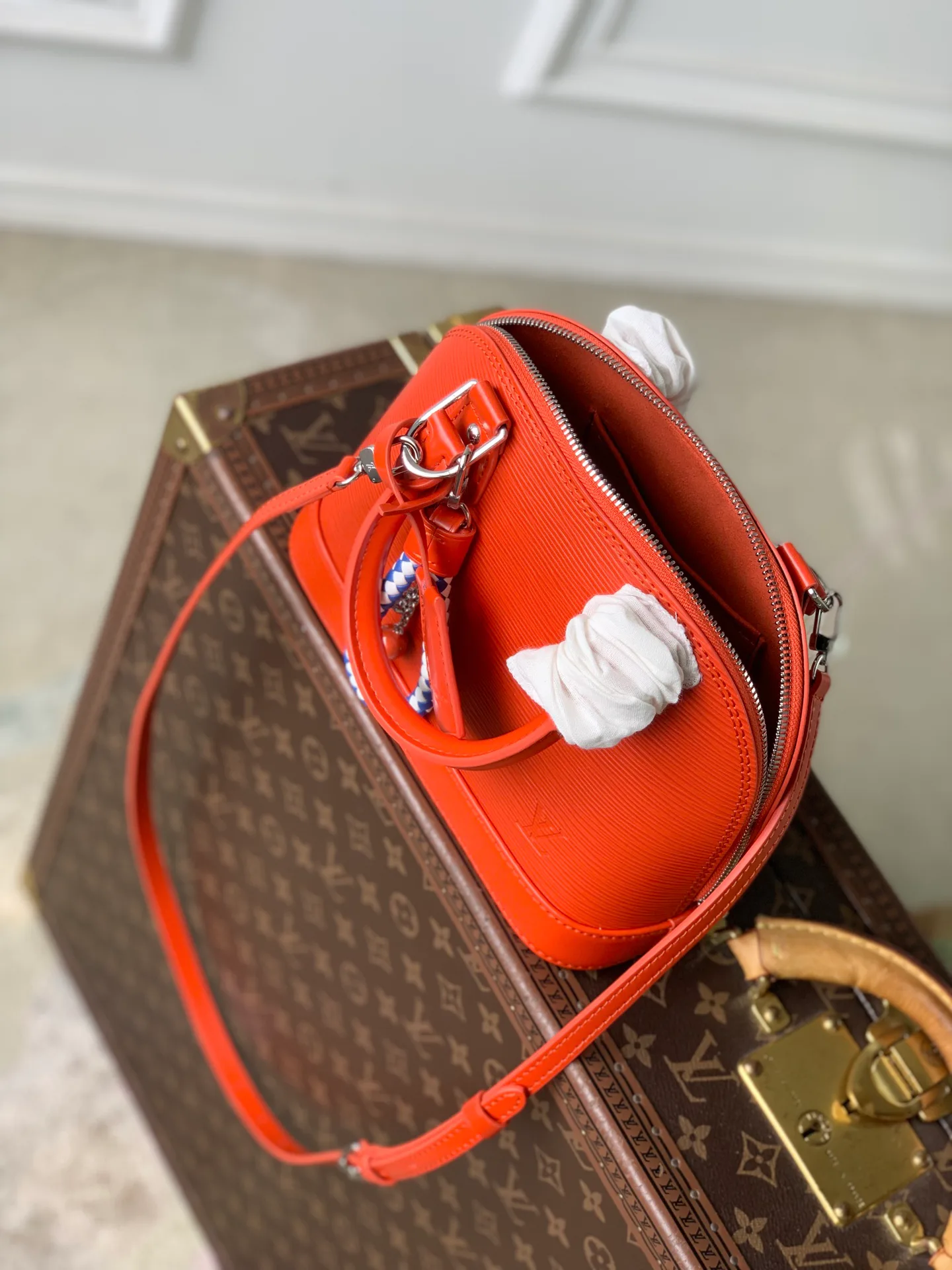 Women's Classic Handbags LOUIS VUITTON 18147538