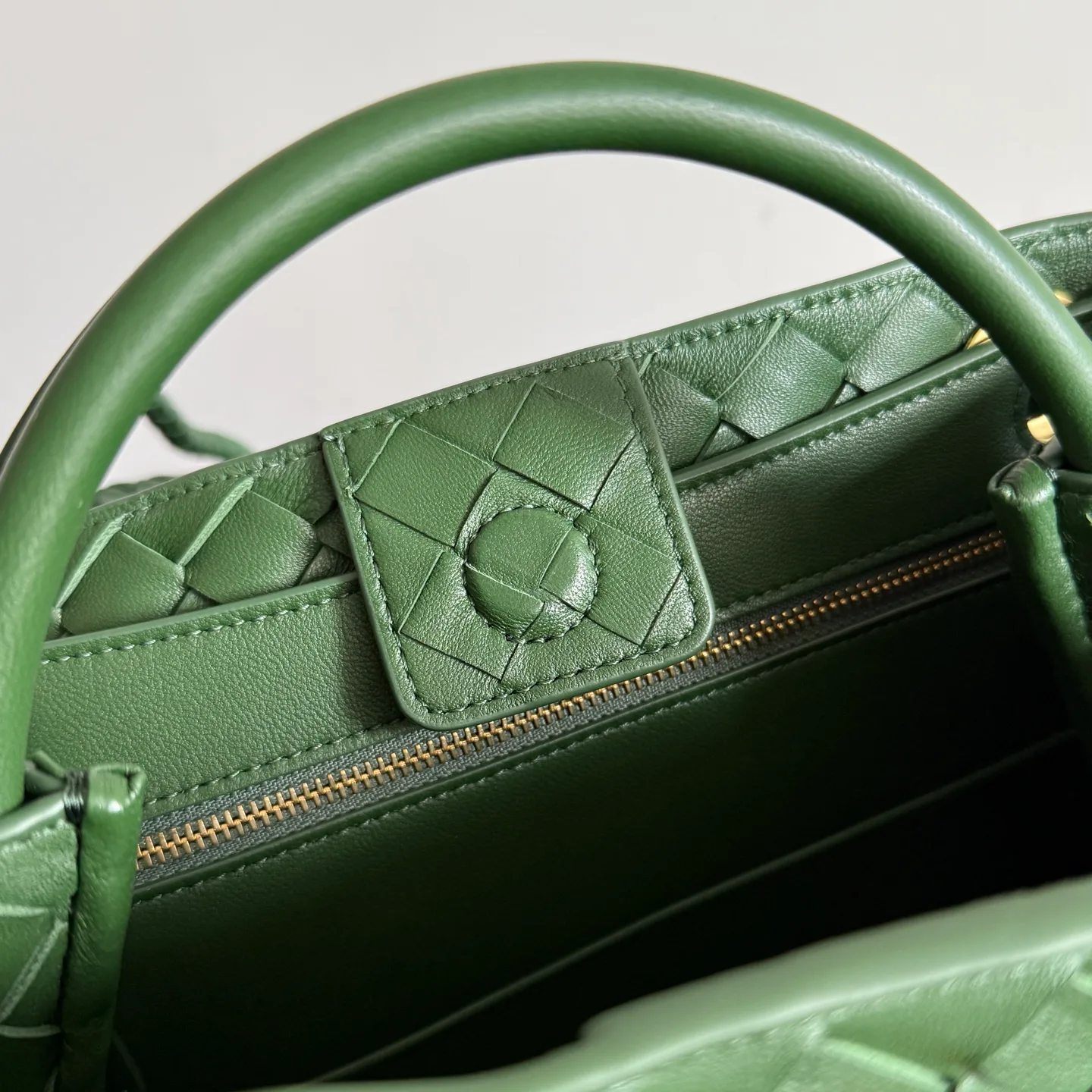 Women's Classic Handbags BOTTEGA VENETA 18367482