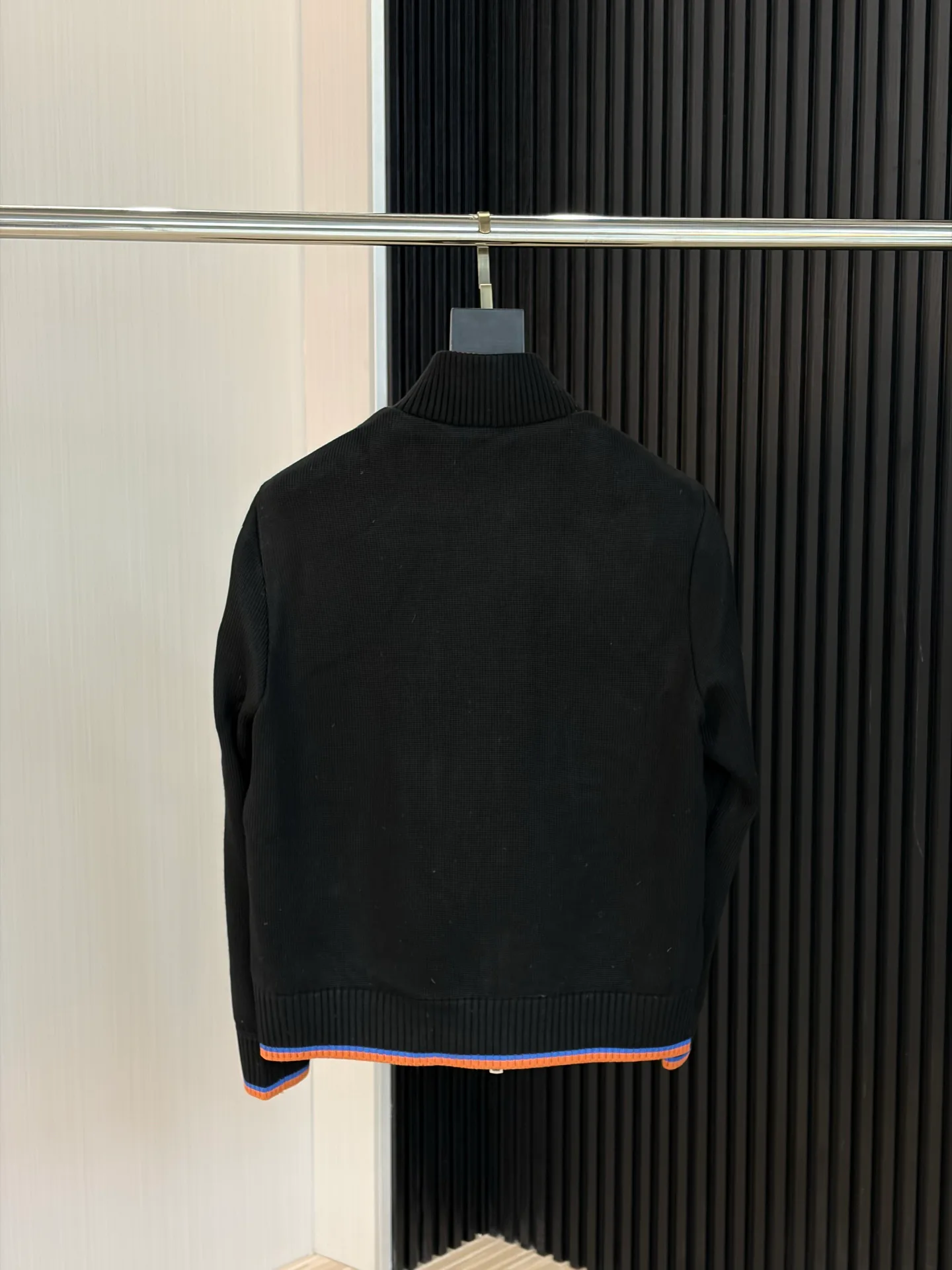Men's Jackets And Down Jackets MONCLER 18218455