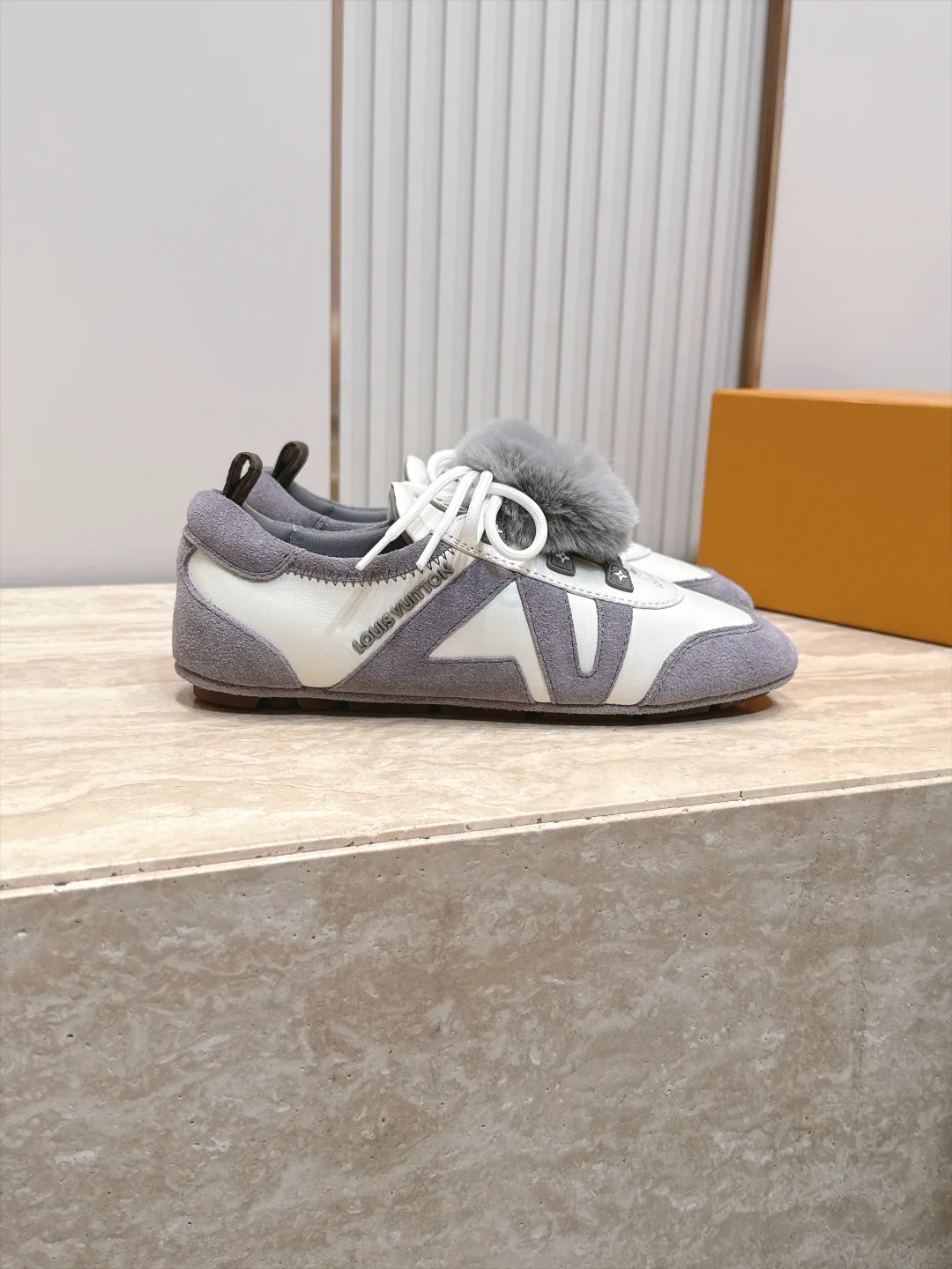 Women's Sneakers LOUIS VUITTON 17946978