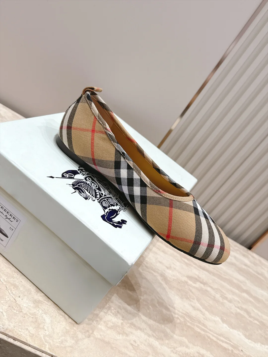 Women's Ballet Flats BURBERRY 17946302