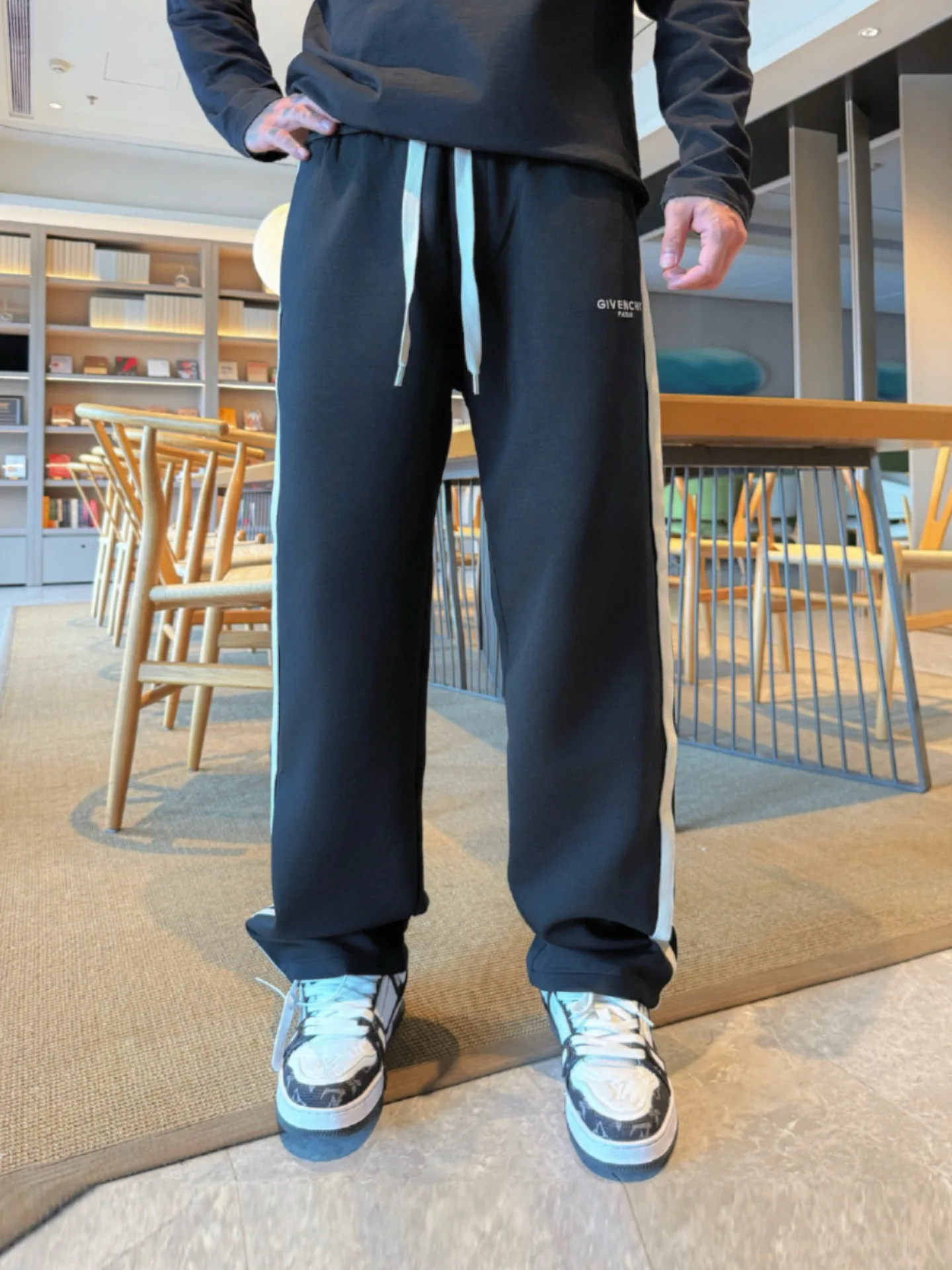 Men's Trousers GIVENCHY 18345801