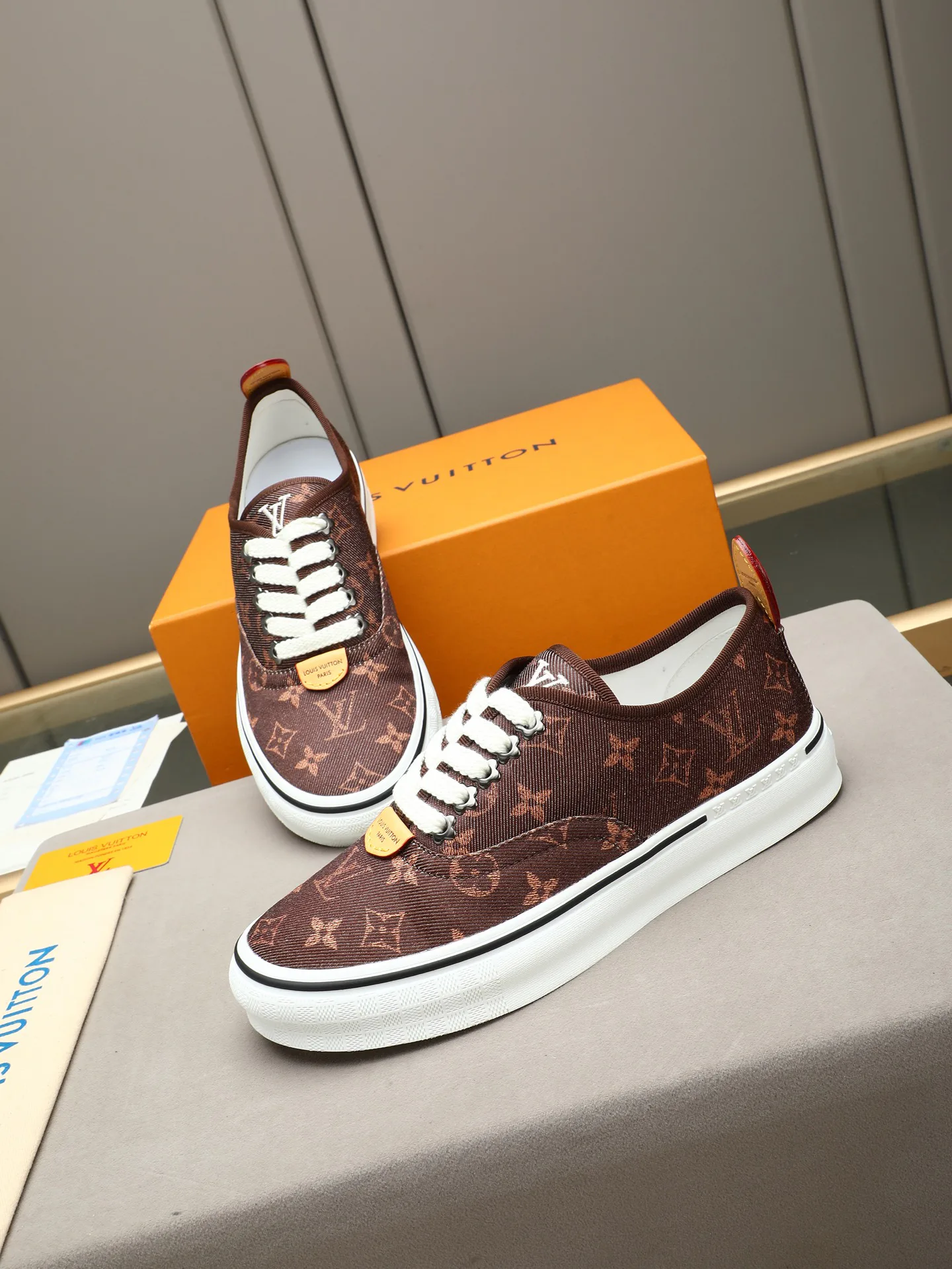 Men's Sneakers LOUIS VUITTON 17947261