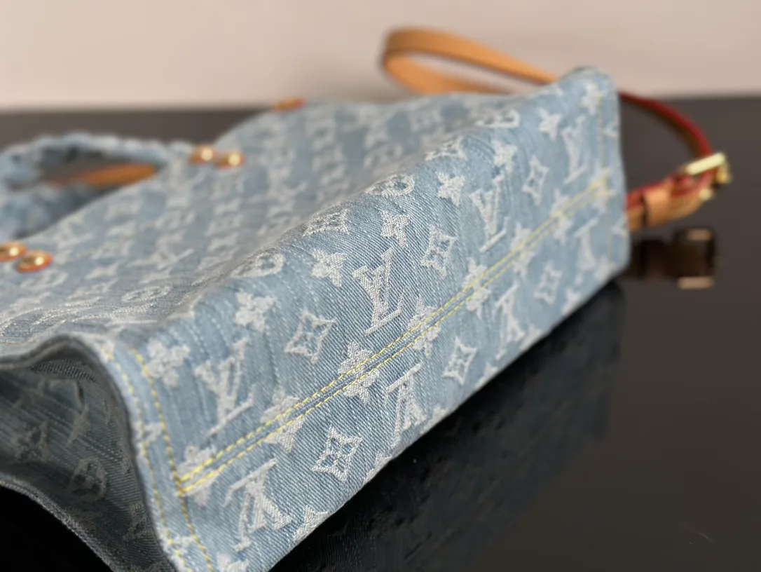 Women's Classic Handbags LOUIS VUITTON 18376500