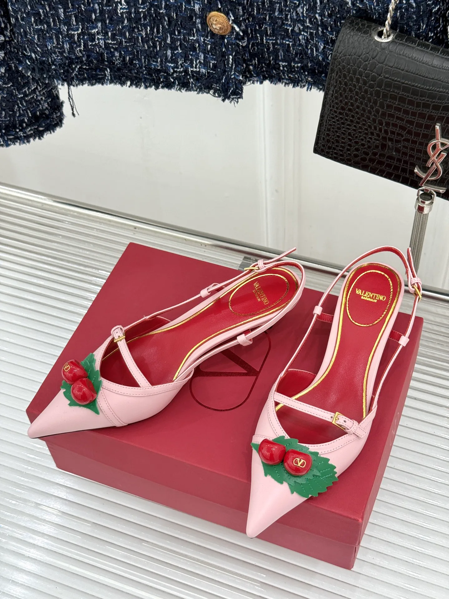 Women's Open-Toe Sandals VALENTINO 16973357
