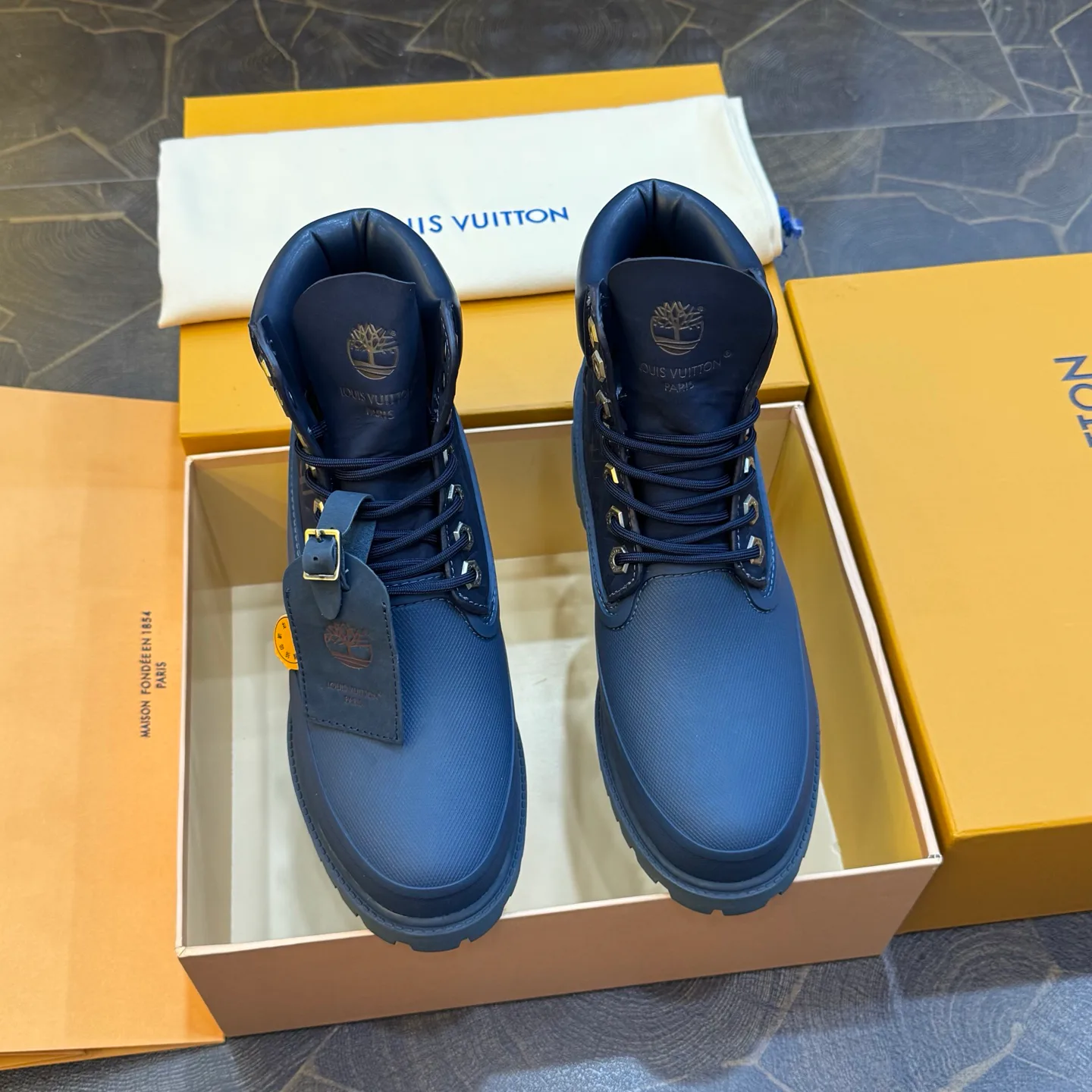 Men's Ankle Boots LOUIS VUITTON 18267074