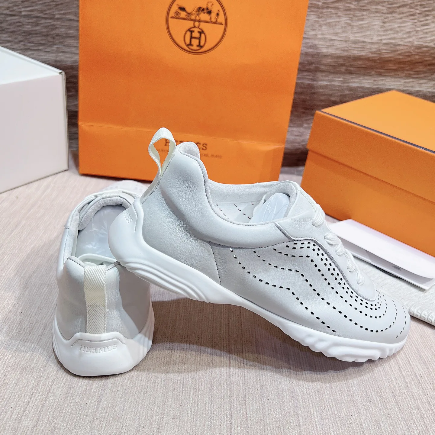 Men's Sneakers HERMES 17749560