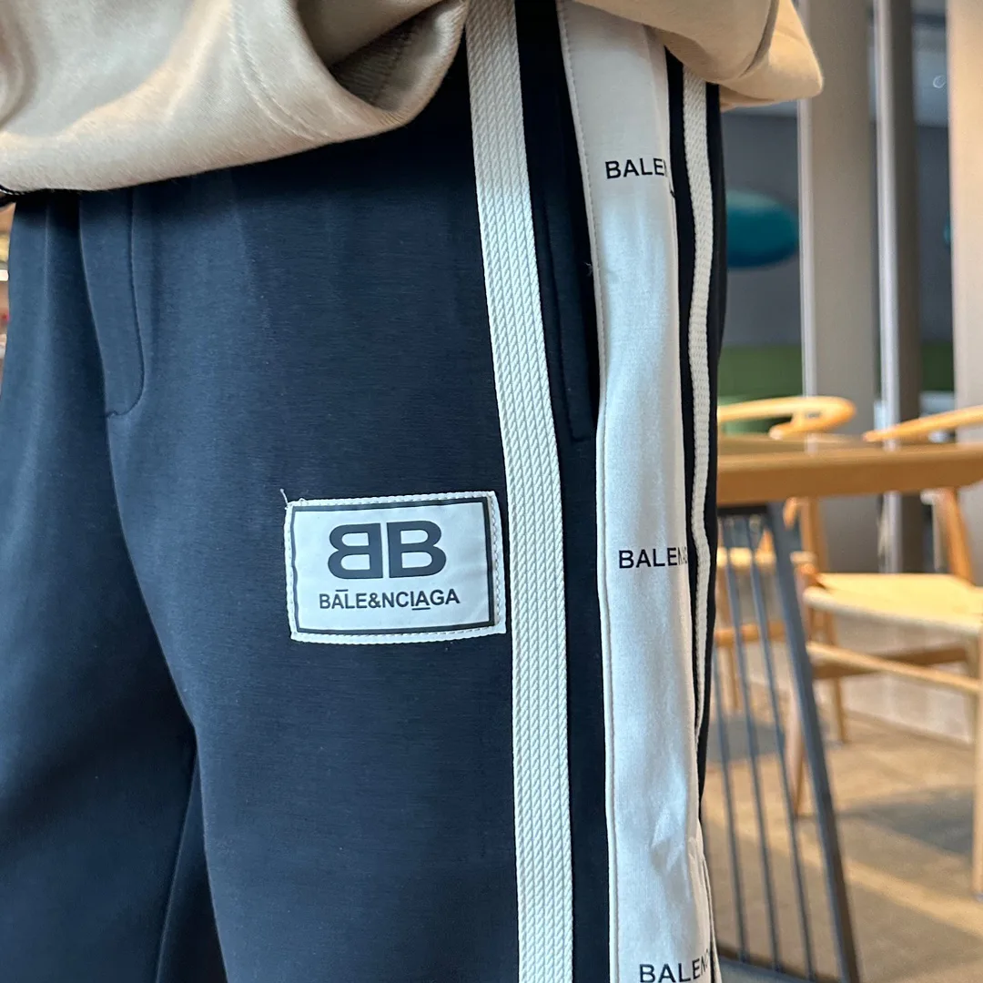 Men's Trousers BALENCIAGA 18345764