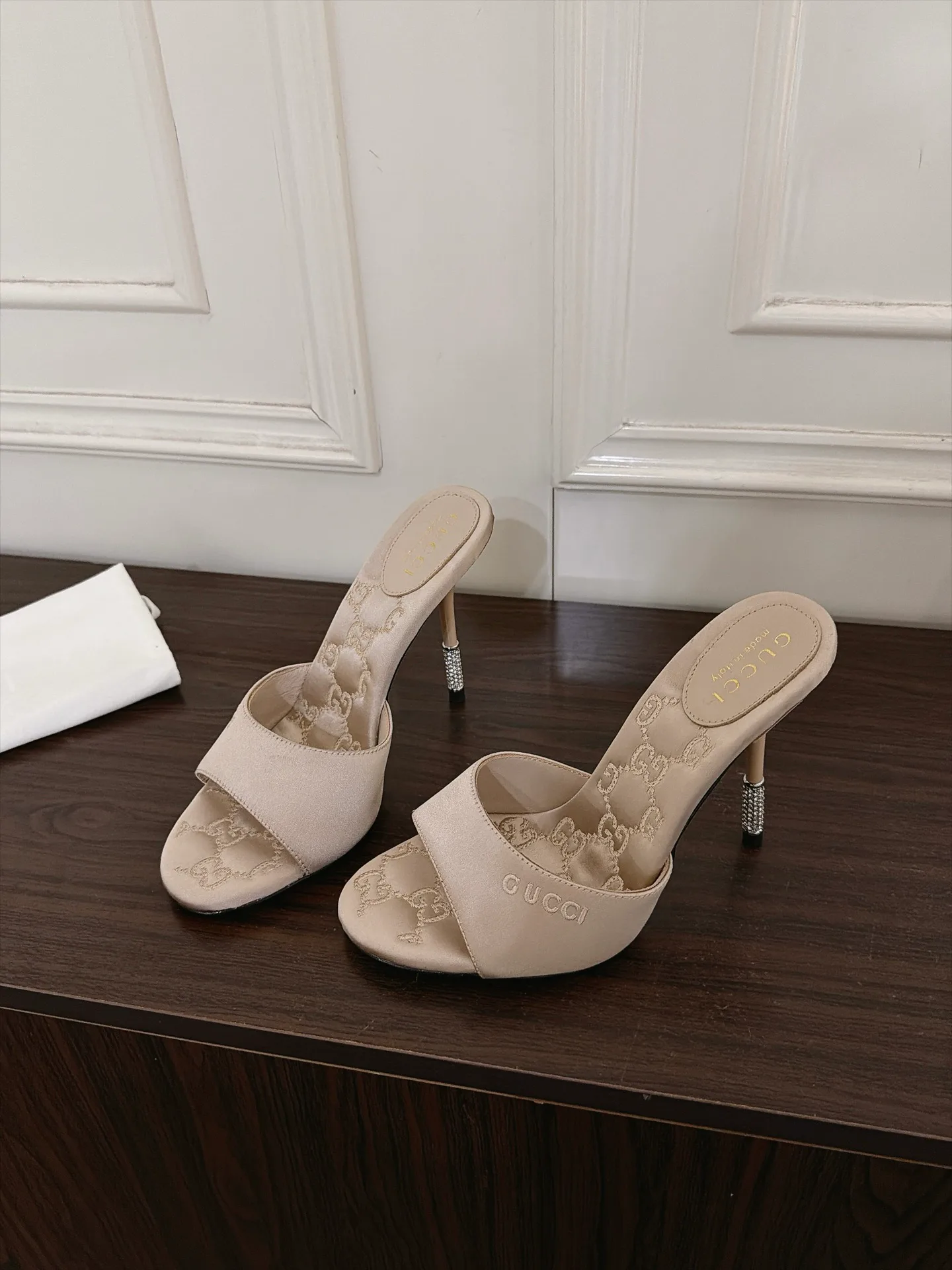 Women's Open-Toe Sandals GUCCI 18120658