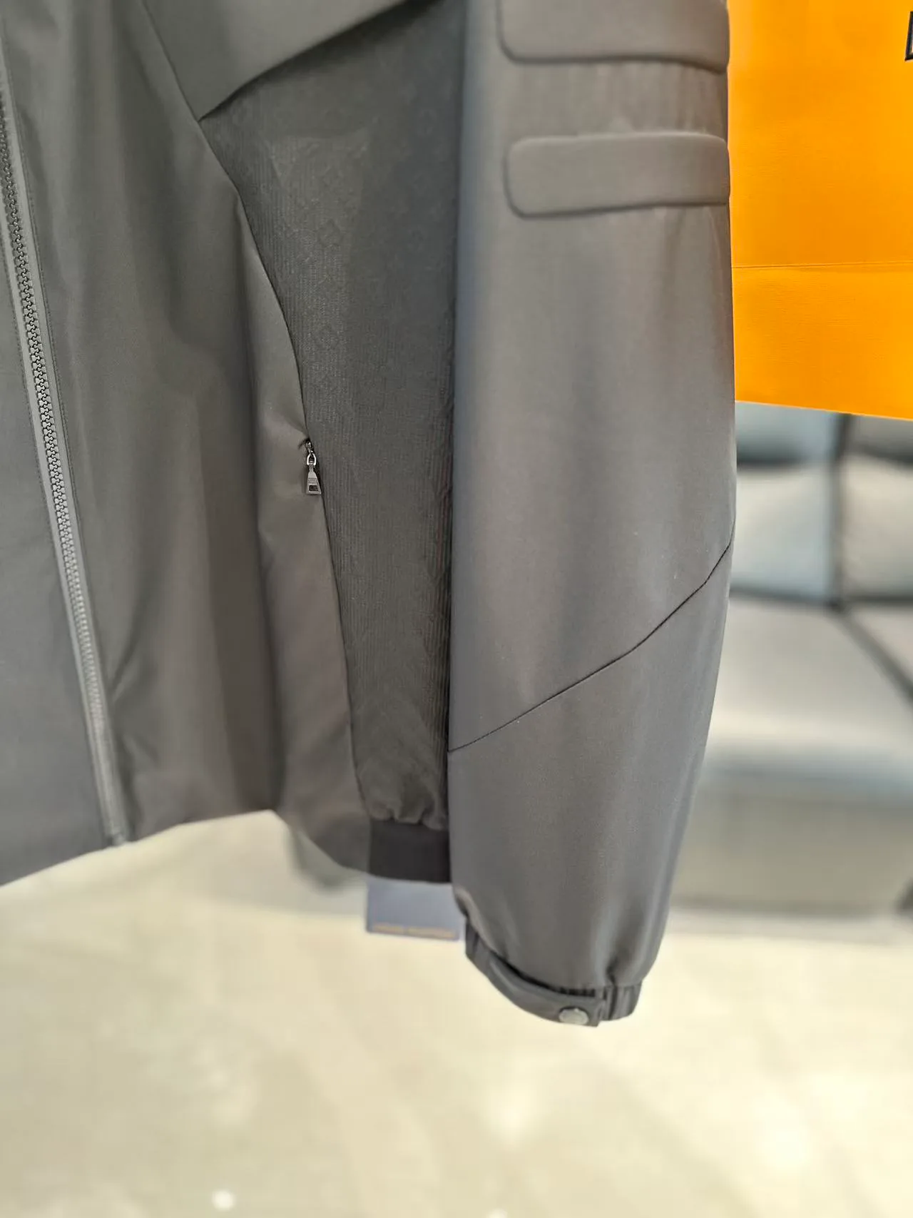 Men's Jackets And Down Jackets LOUIS VUITTON 18355711