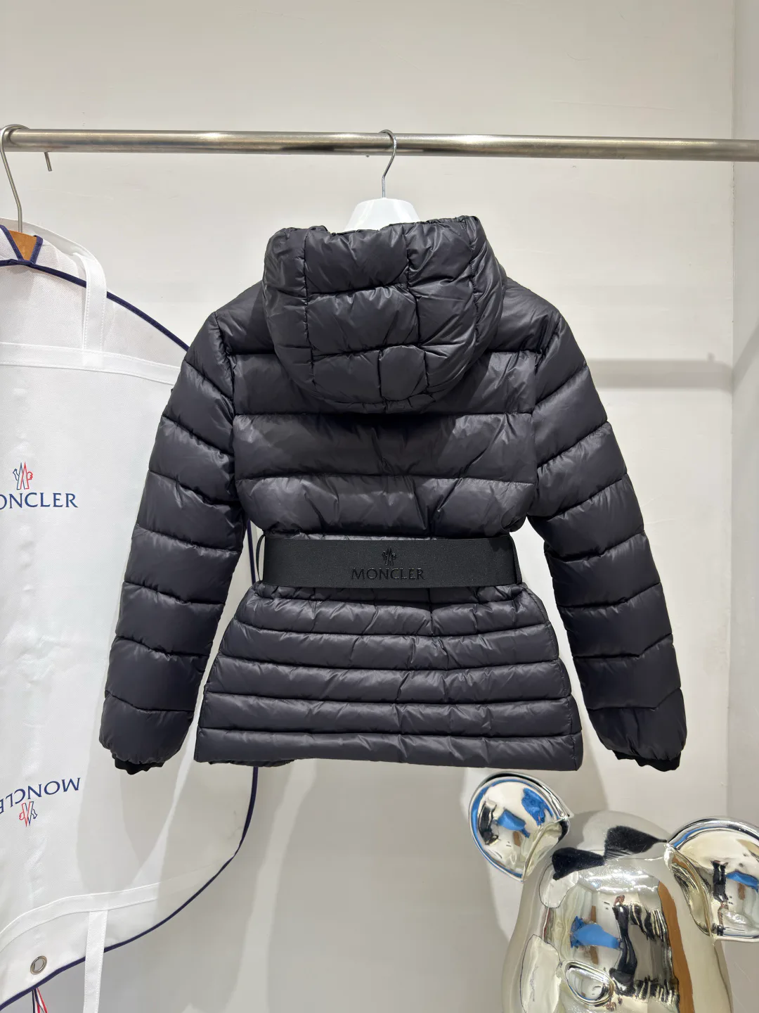 Куртки И Пуховики Мужские Moncler 18683855