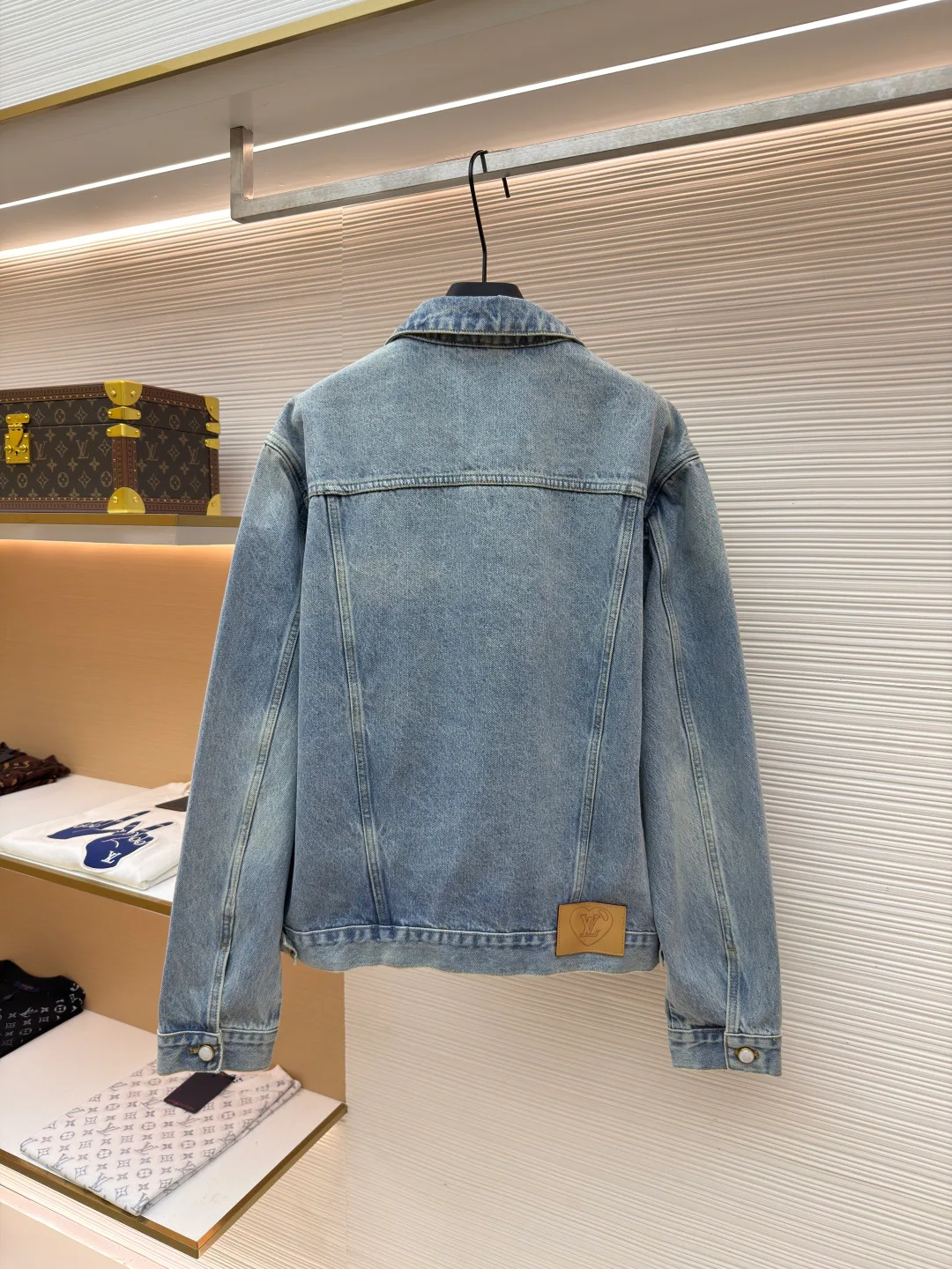Men's Jackets And Down Jackets LOUIS VUITTON 18461168