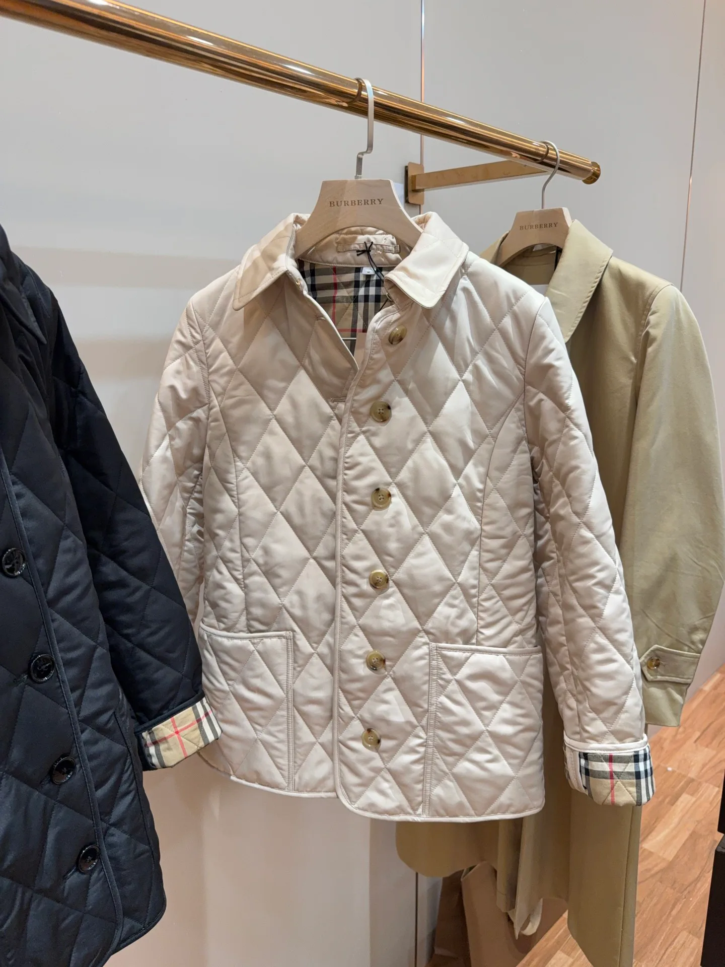Women's Jackets And Down Jackets BURBERRY 17964705