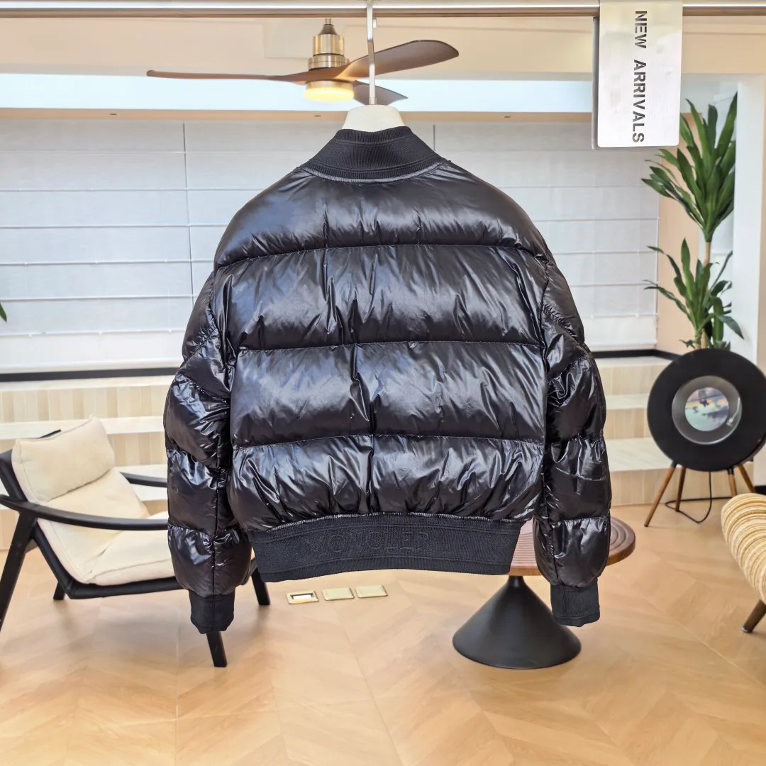 Women's Jackets And Down Jackets MONCLER 18432308