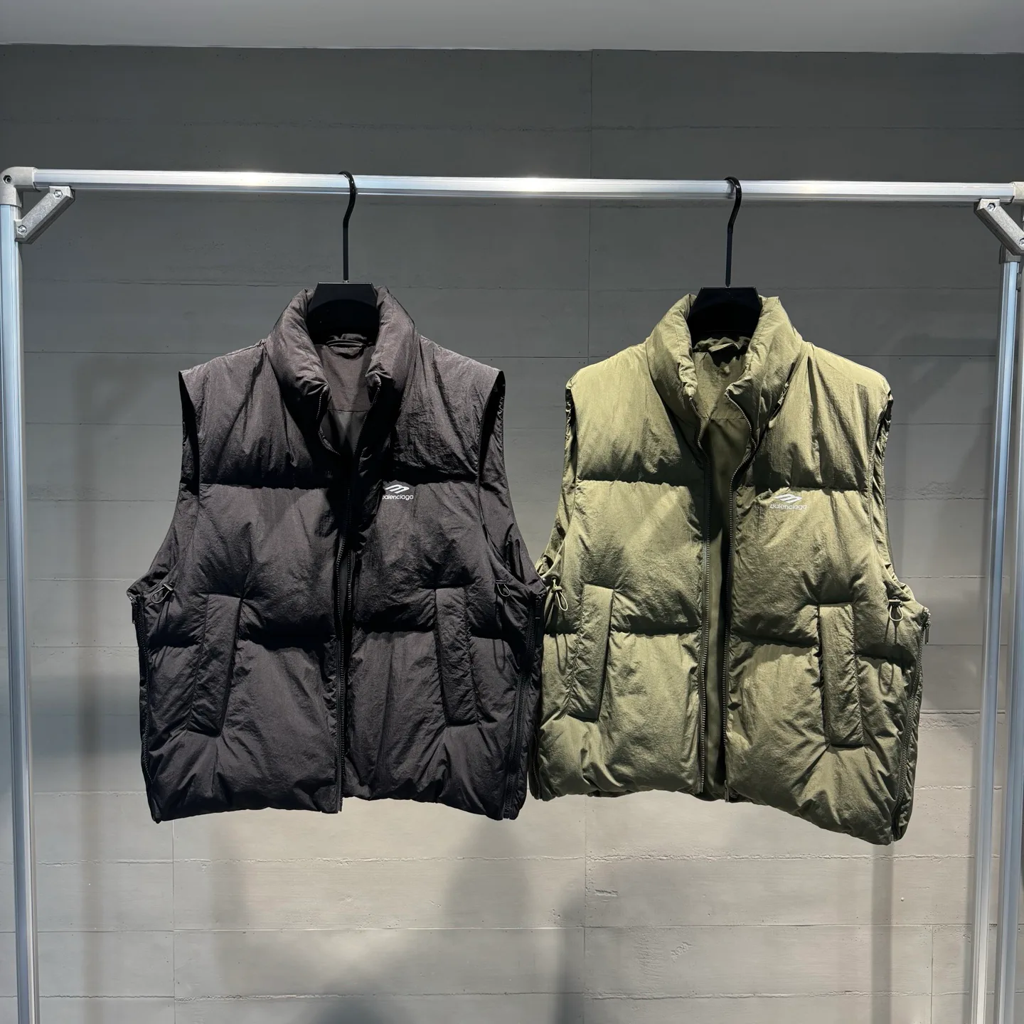 Жилеты Мужские Balenciaga 18609377