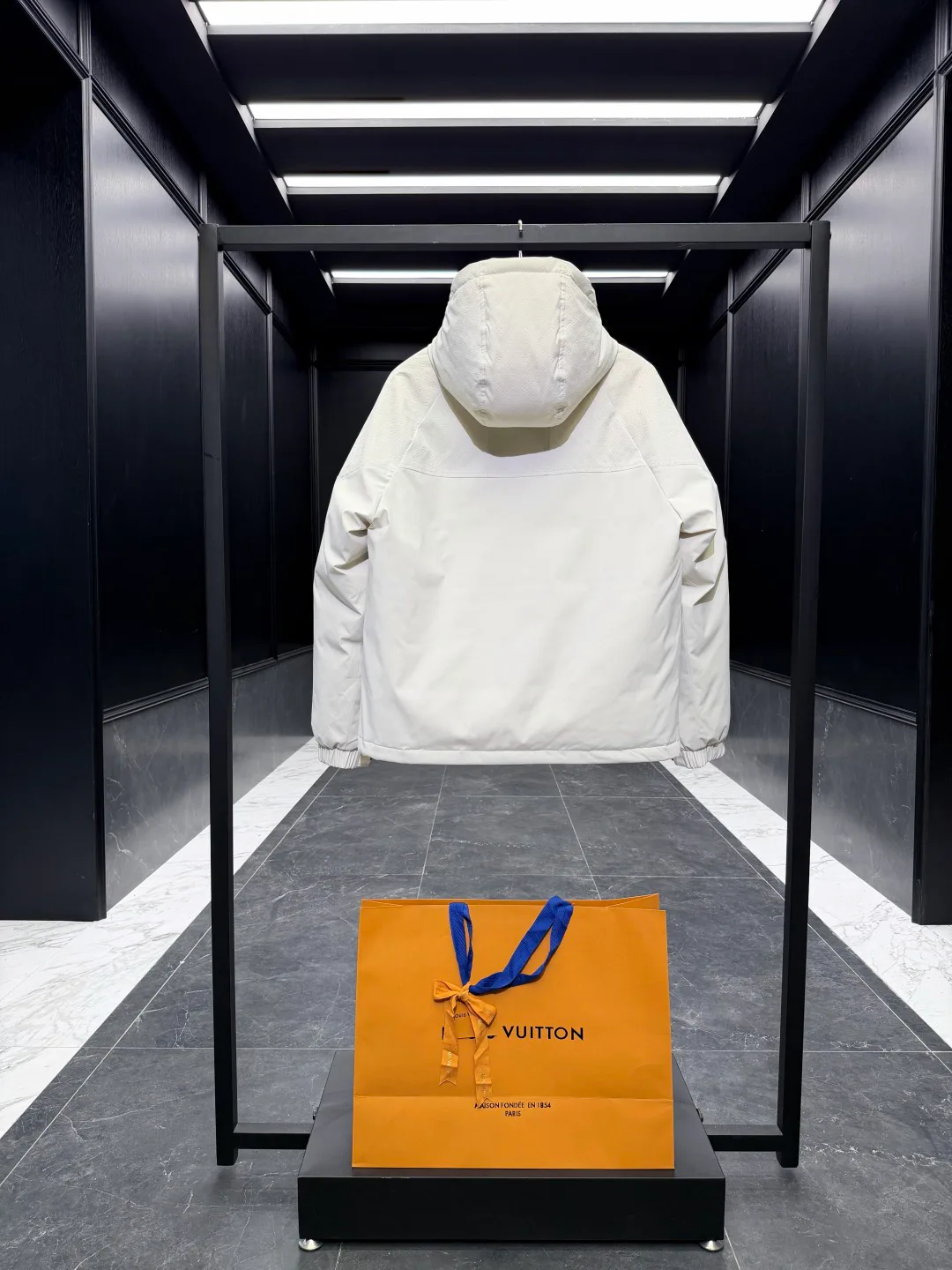Men's Jackets And Down Jackets LOUIS VUITTON 18007719