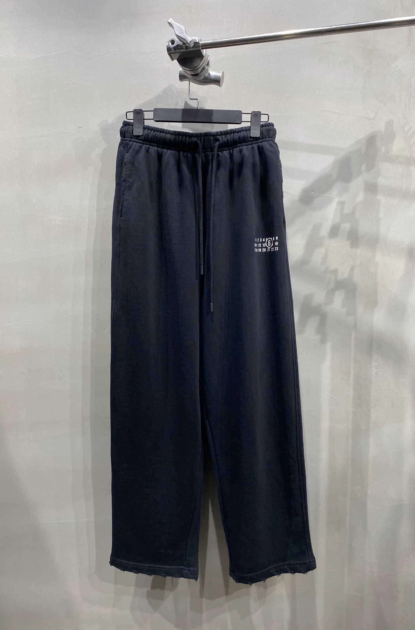 Men's Trousers MAISON MARGIELA 18458478