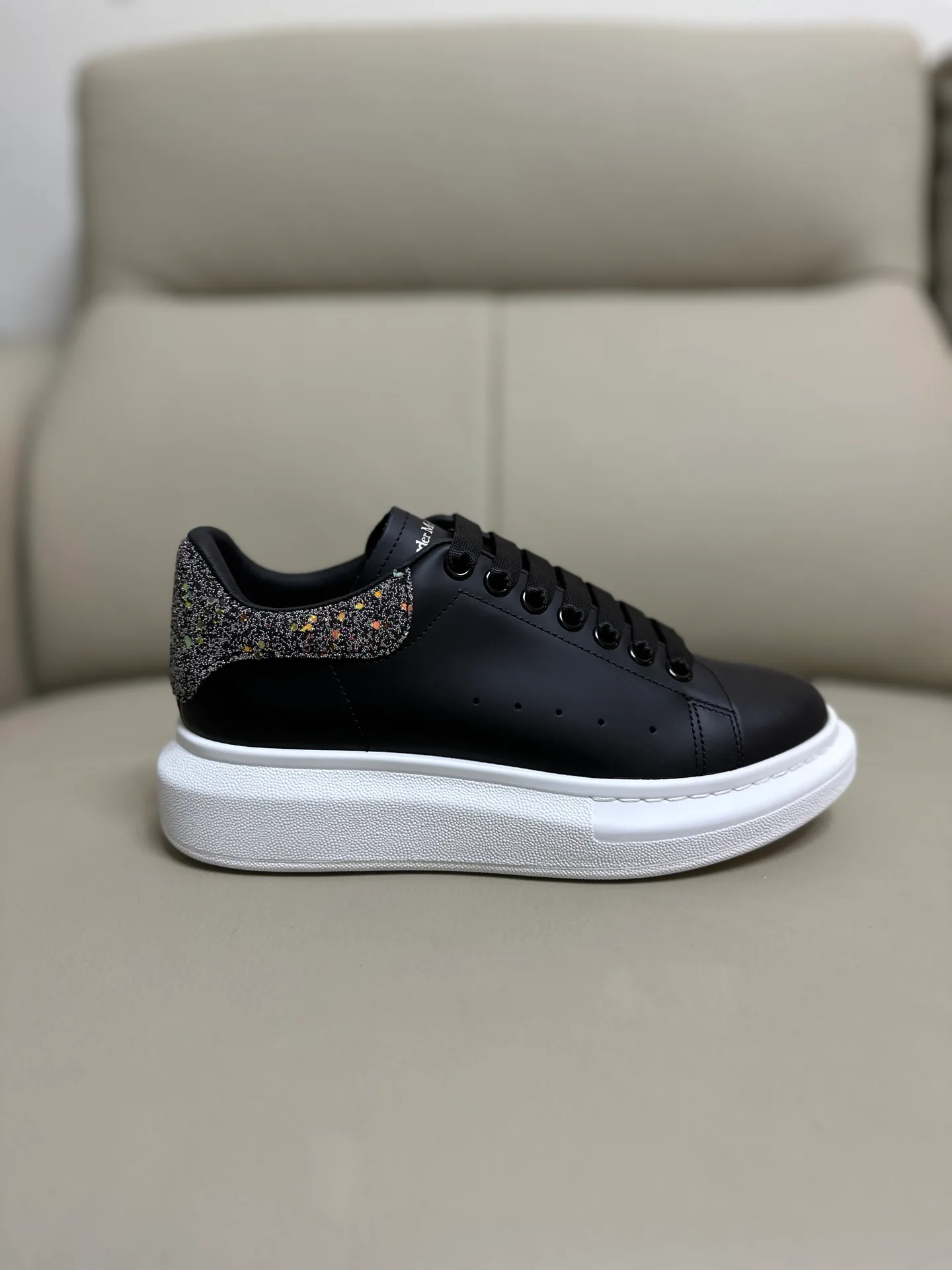 Кроссовки Женские Alexander Mcqueen 18616786