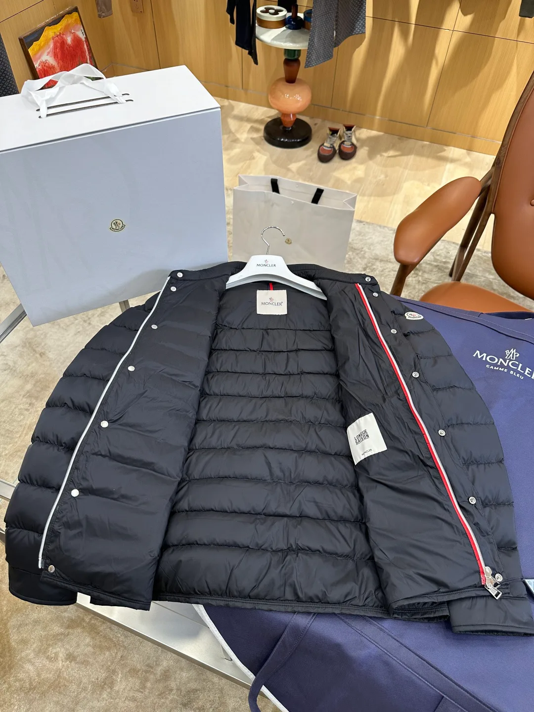 Куртки И Пуховики Мужские Moncler 18558950