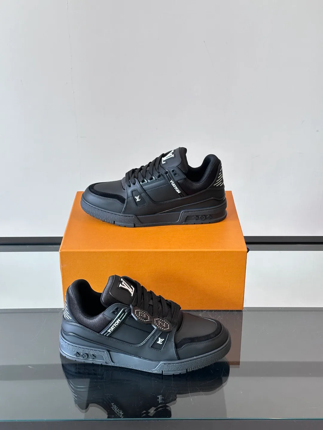 Men's Sneakers LOUIS VUITTON 17926953