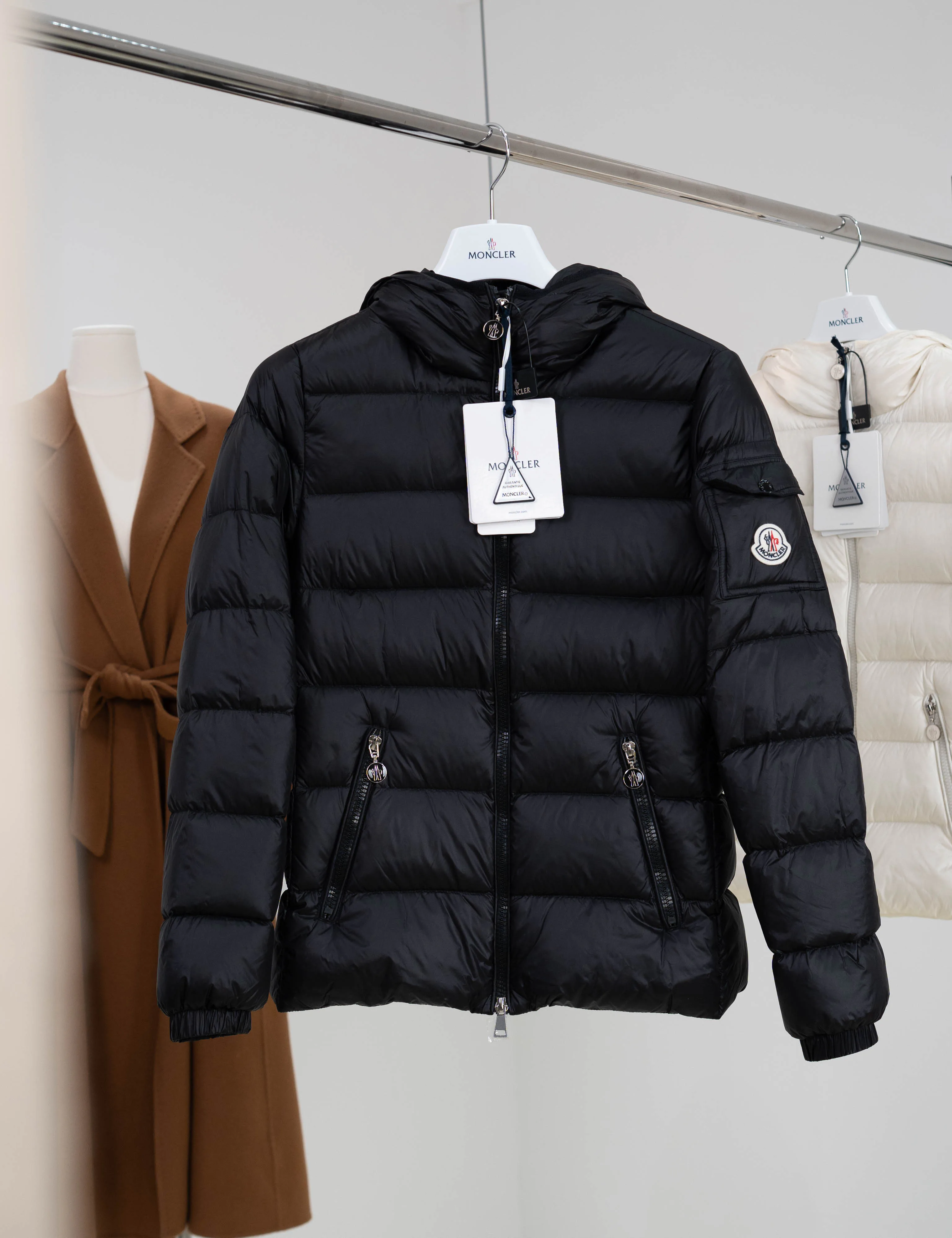 Women's Jackets And Down Jackets MONCLER 18141270