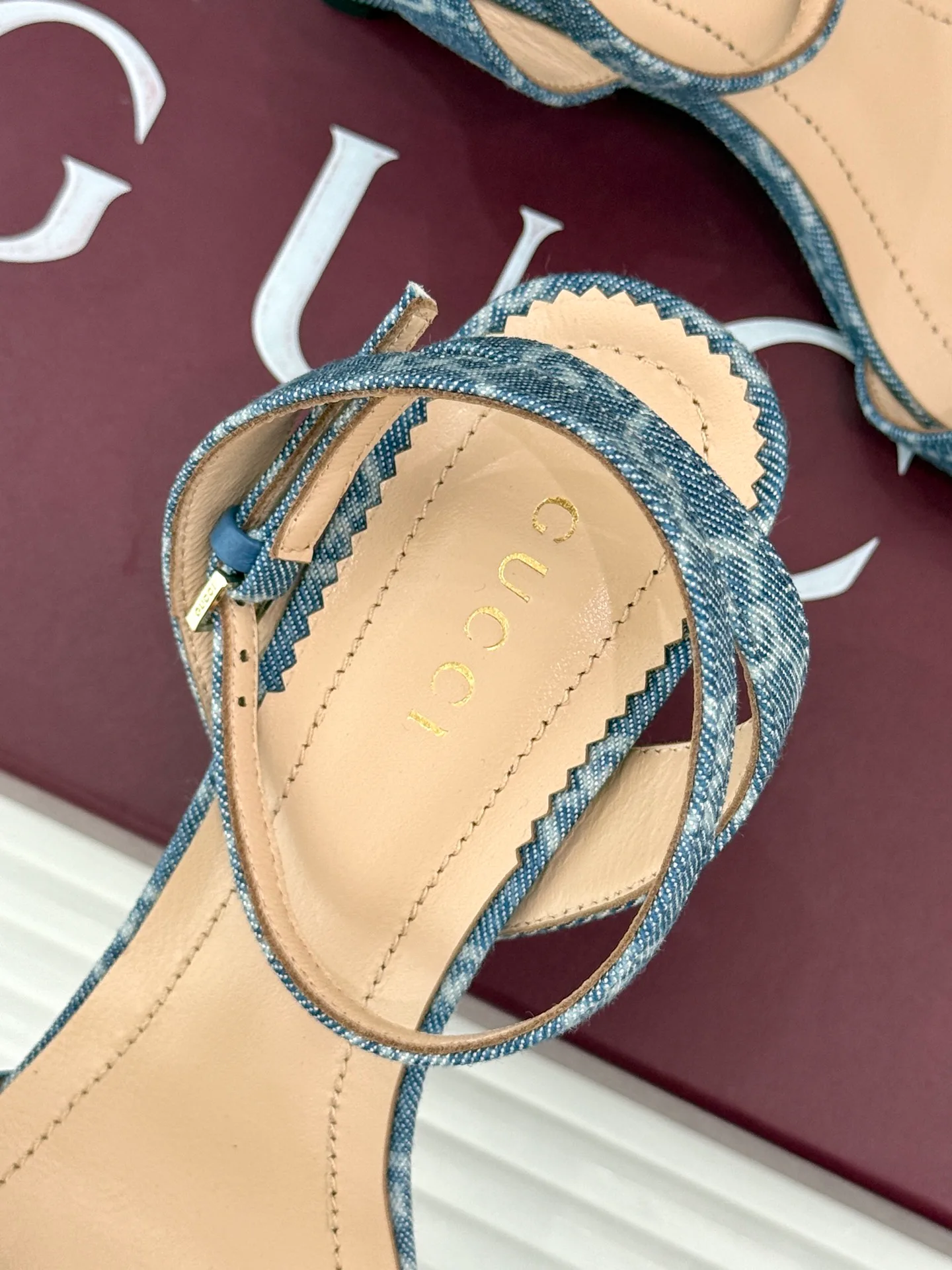 Women's Open-Toe Sandals GUCCI 17856186