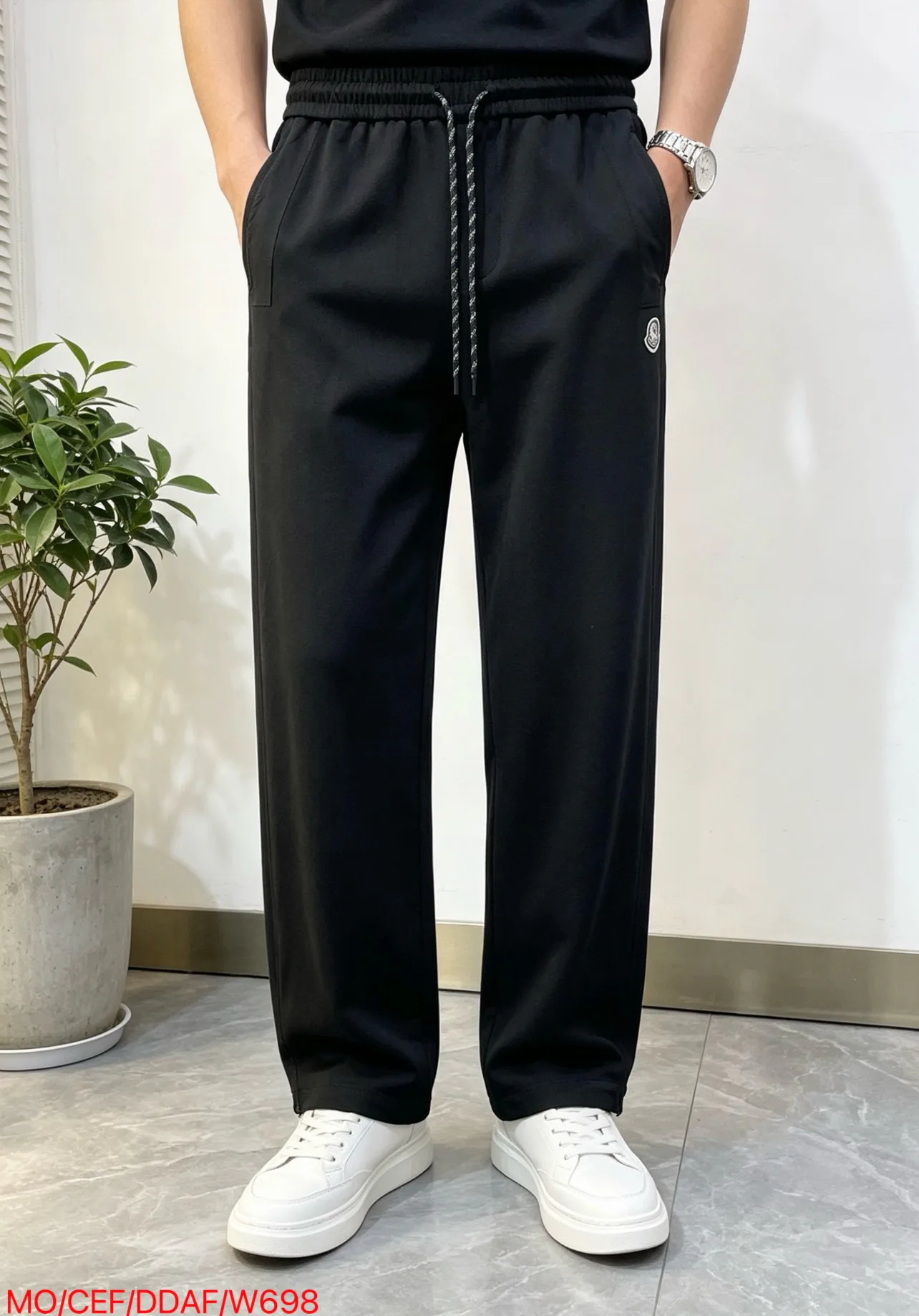 Men's Trousers MONCLER 18068577