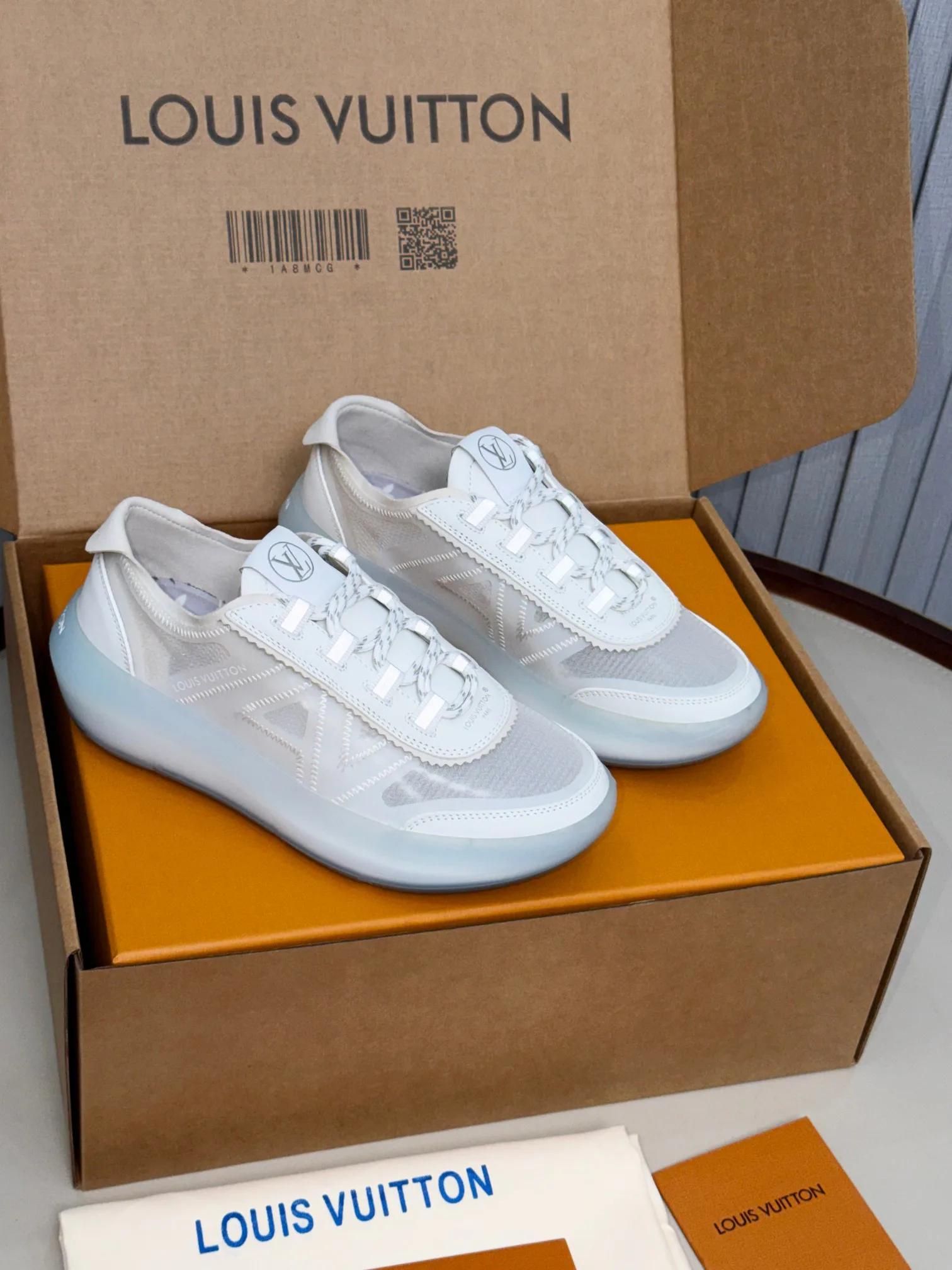 Women's Sneakers LOUIS VUITTON 18265144