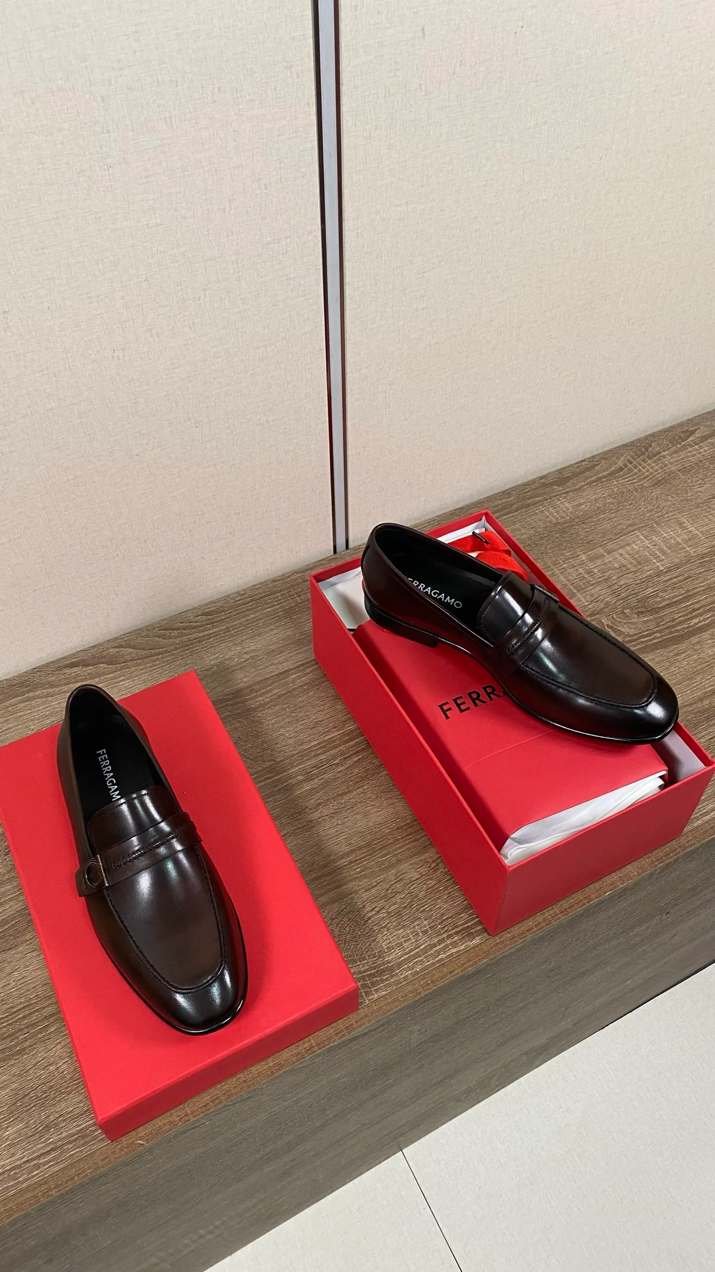 Men's Loafers And Dress Shoes SALVATORE FERRAGAMO 18078628