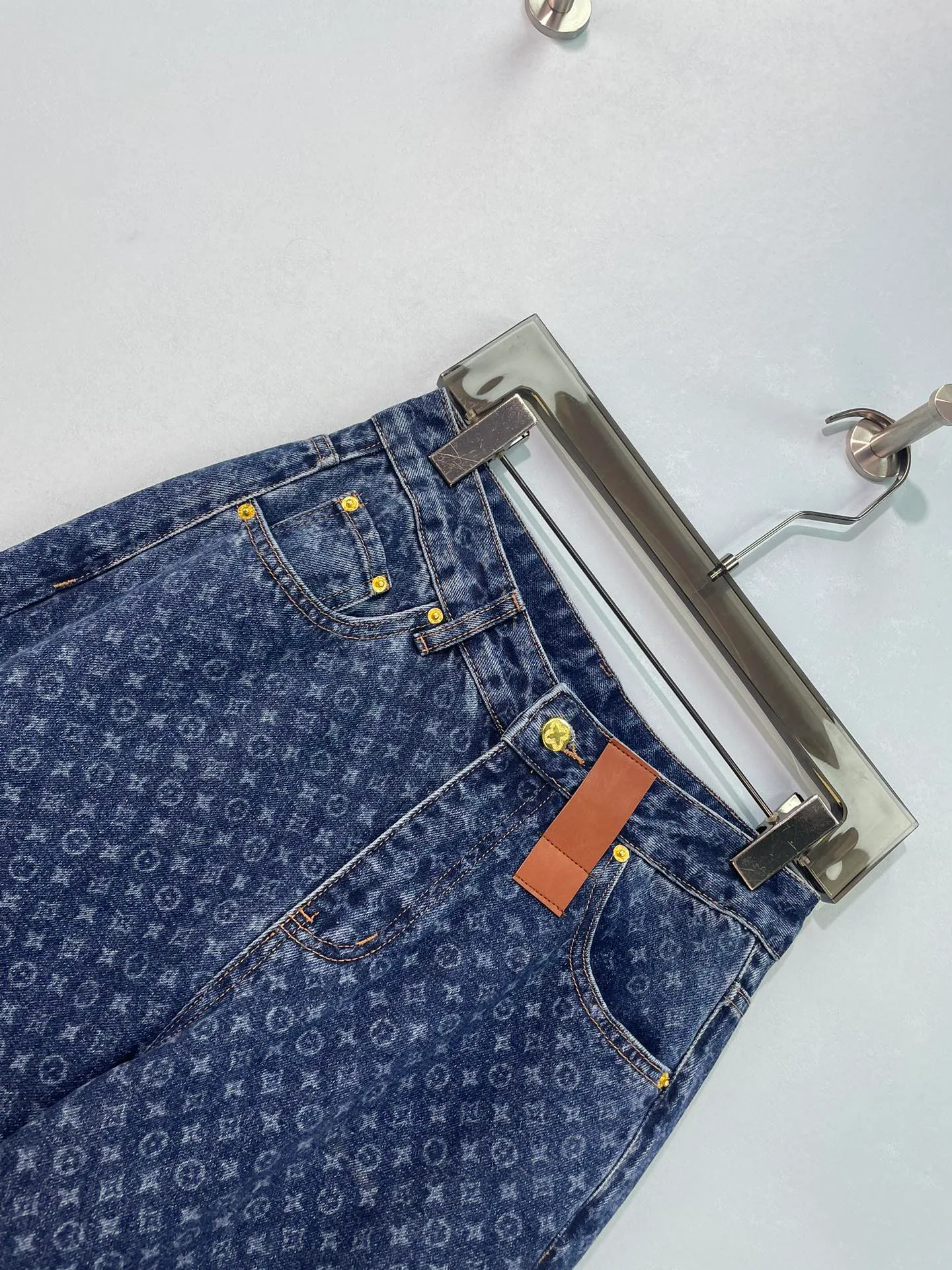 Джинсы Женские Louis Vuitton 18662337