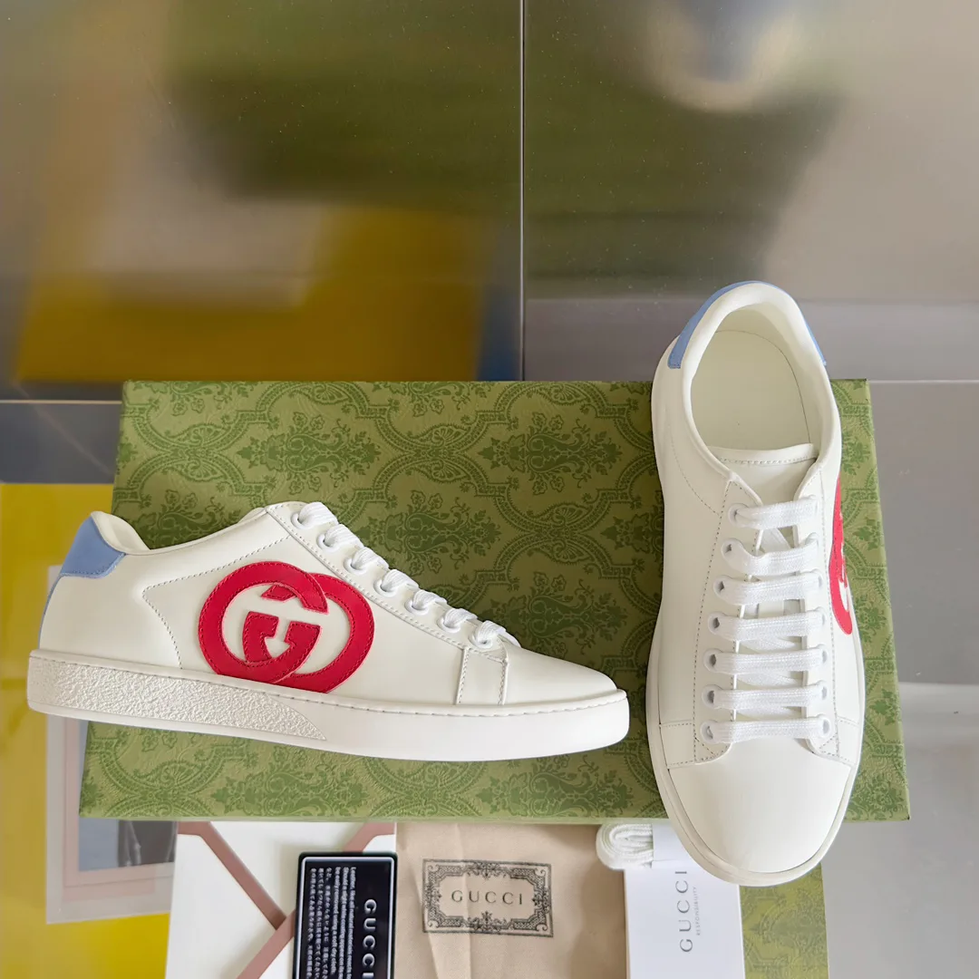 Women's Sneakers GUCCI 17620399