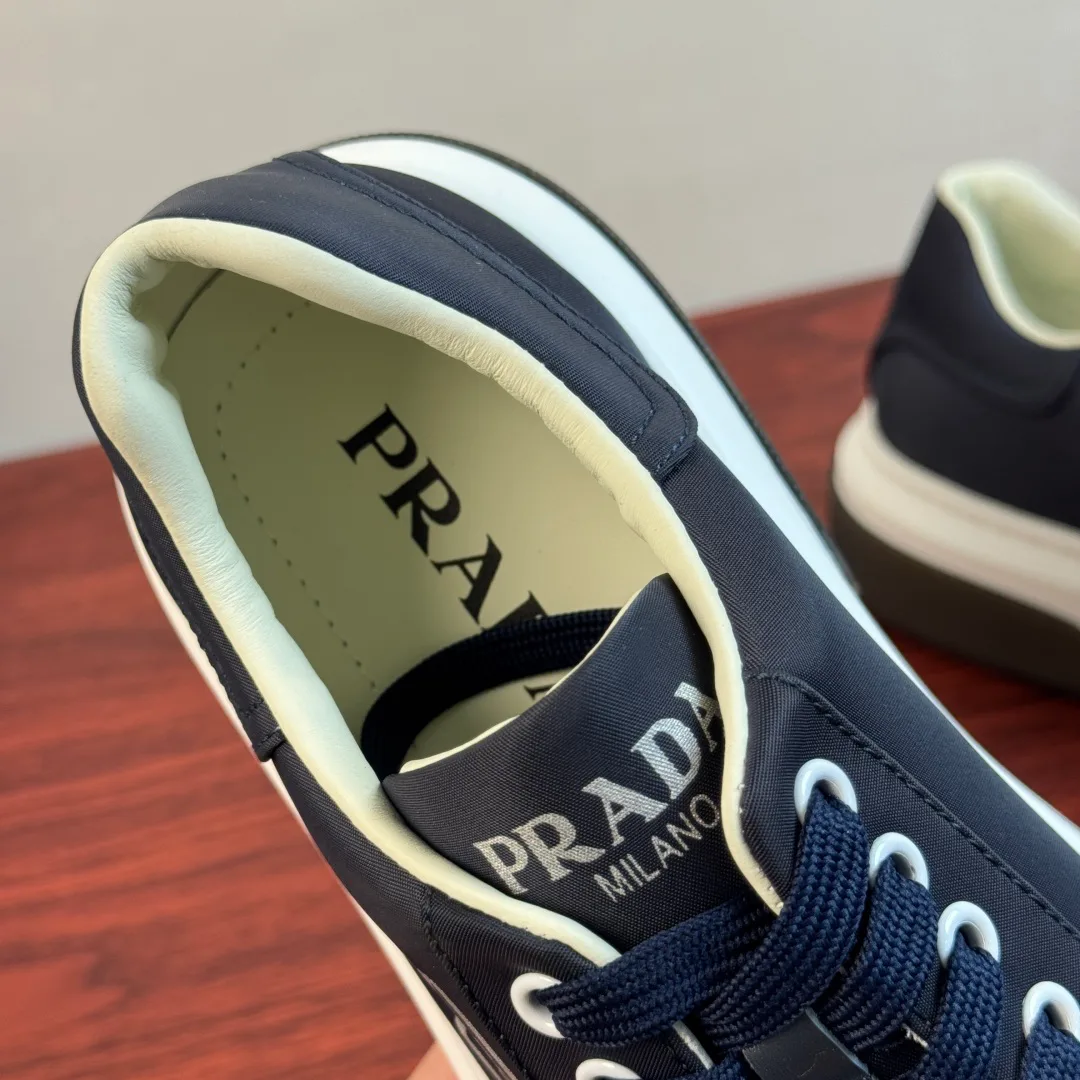 Men's Sneakers PRADA 16935016