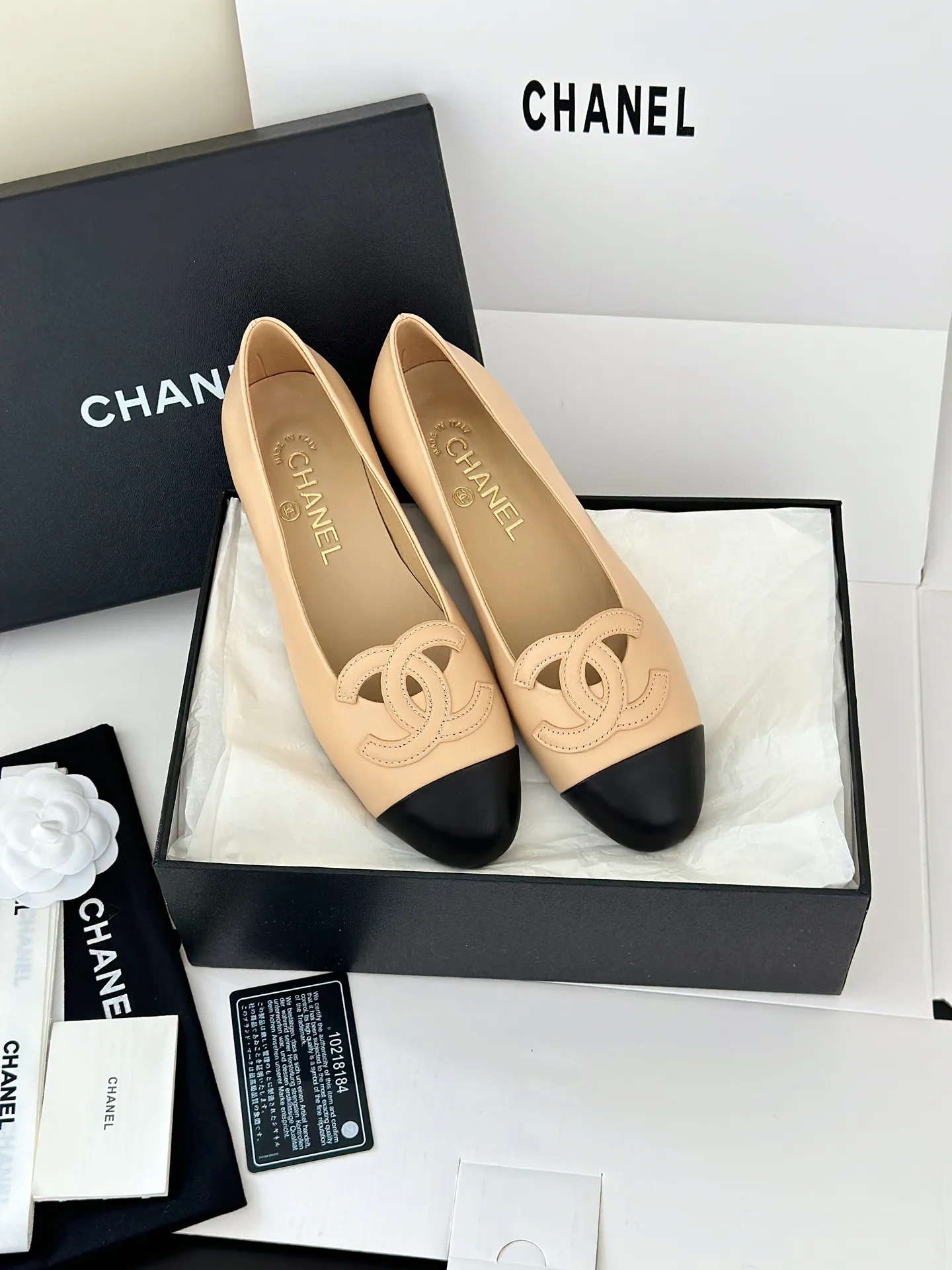 Women's Ballet Flats CHANEL 18143032