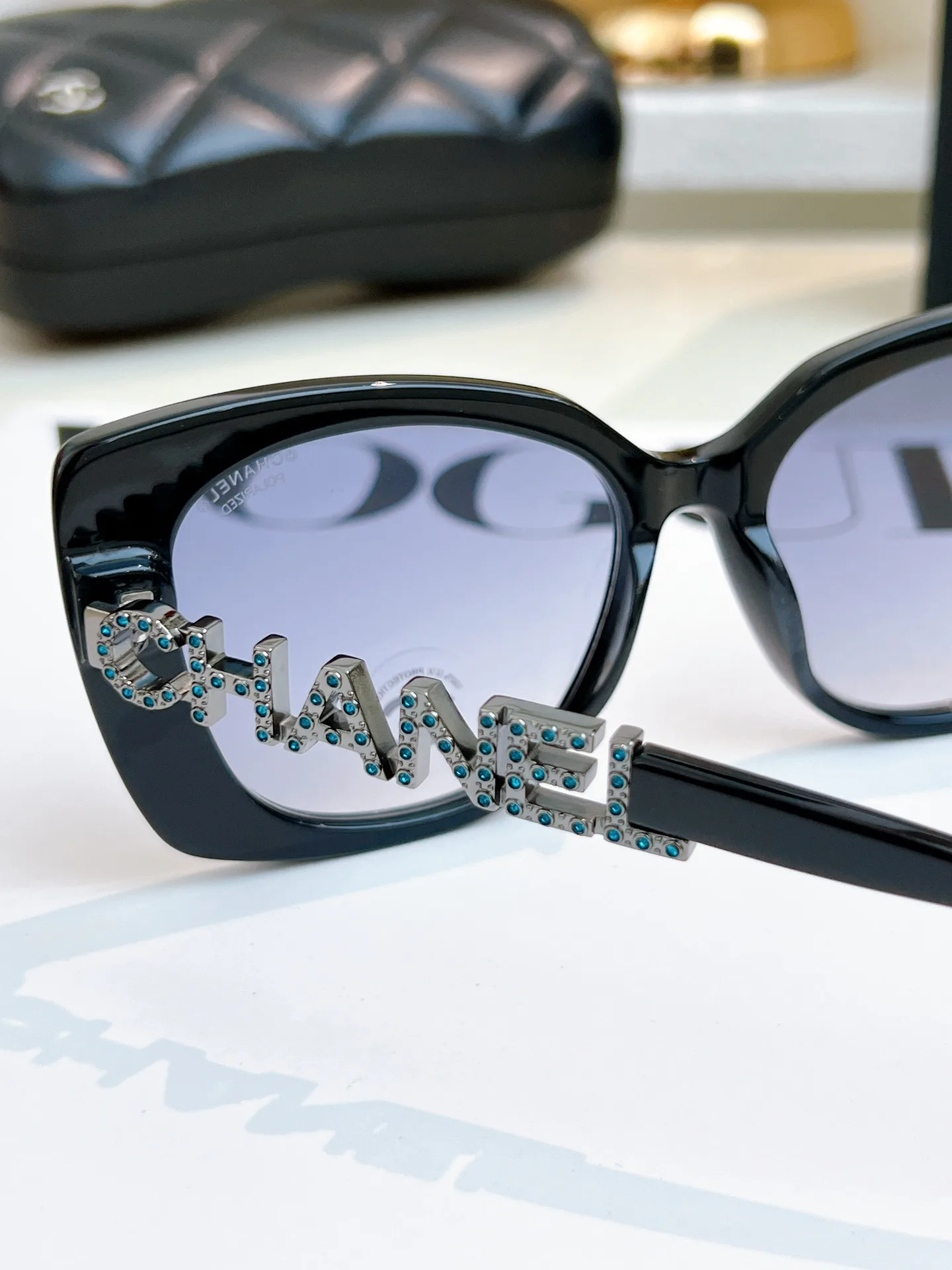Glasses CHANEL 17366518