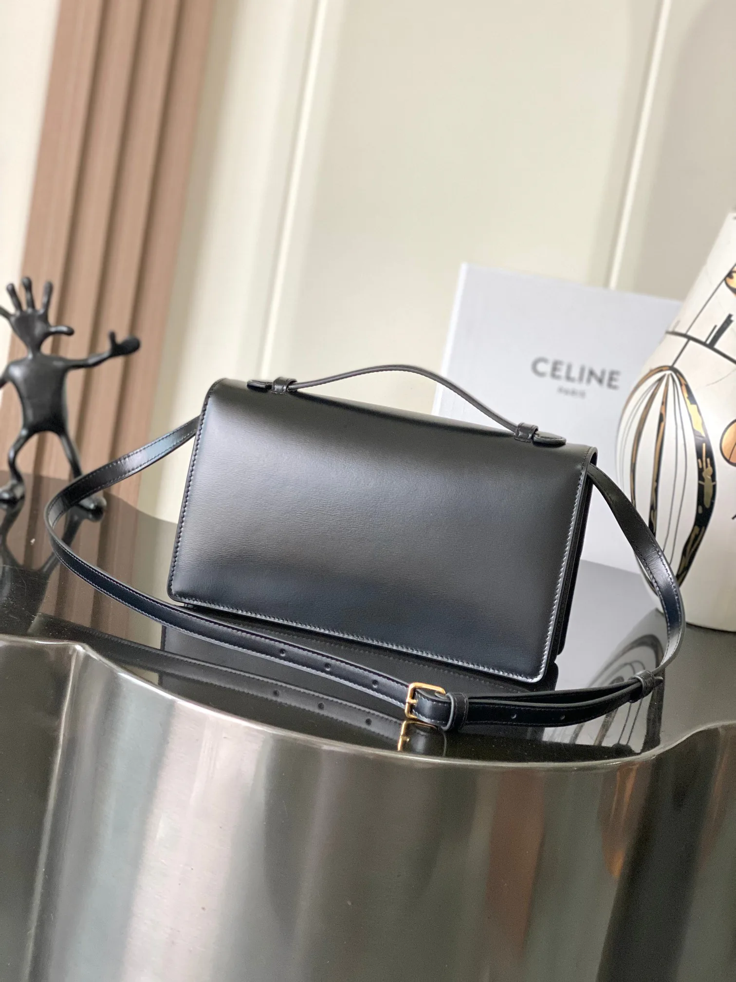 Women's Classic Handbags CELINE 18310363