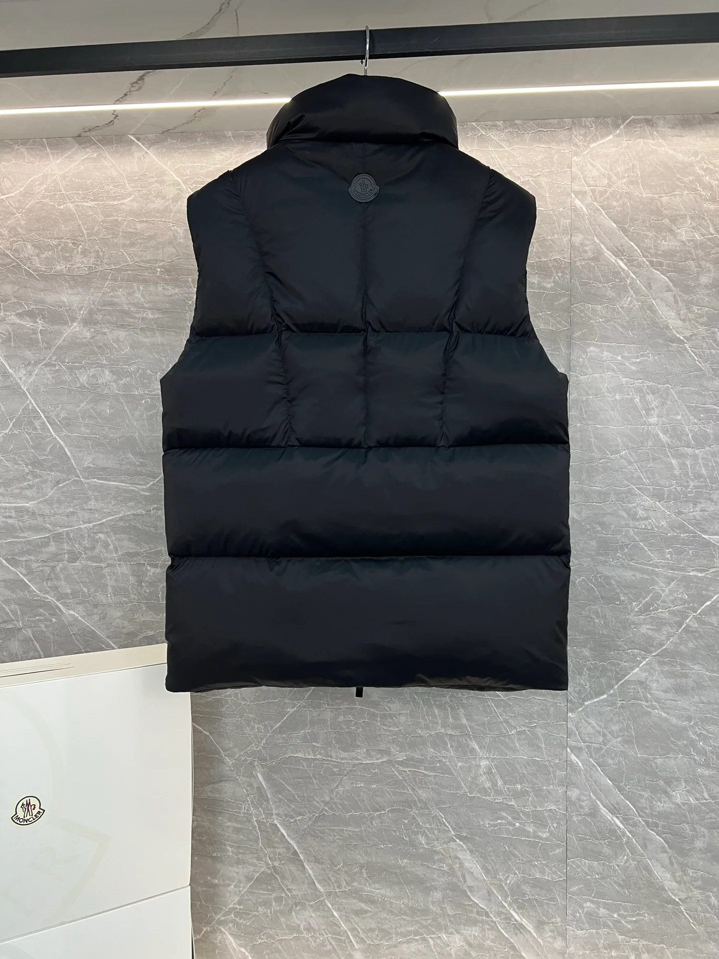Жилеты Мужские Moncler 18599868
