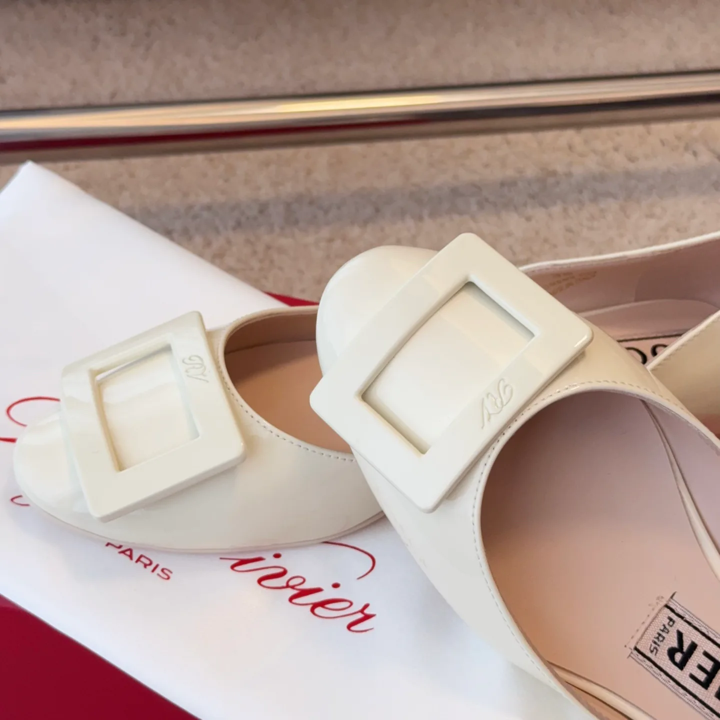 Women's Ballet Flats ROGER VIVIER 17550586
