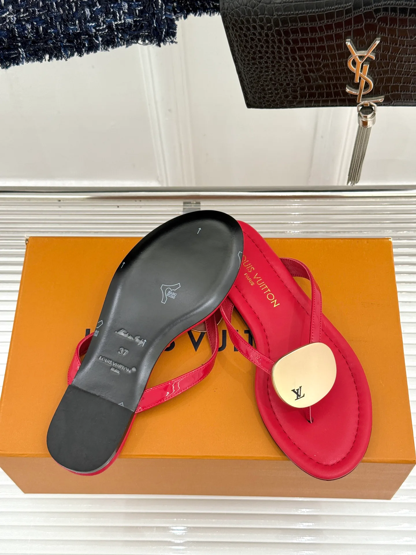 Women's Flip-Flops LOUIS VUITTON 17596996