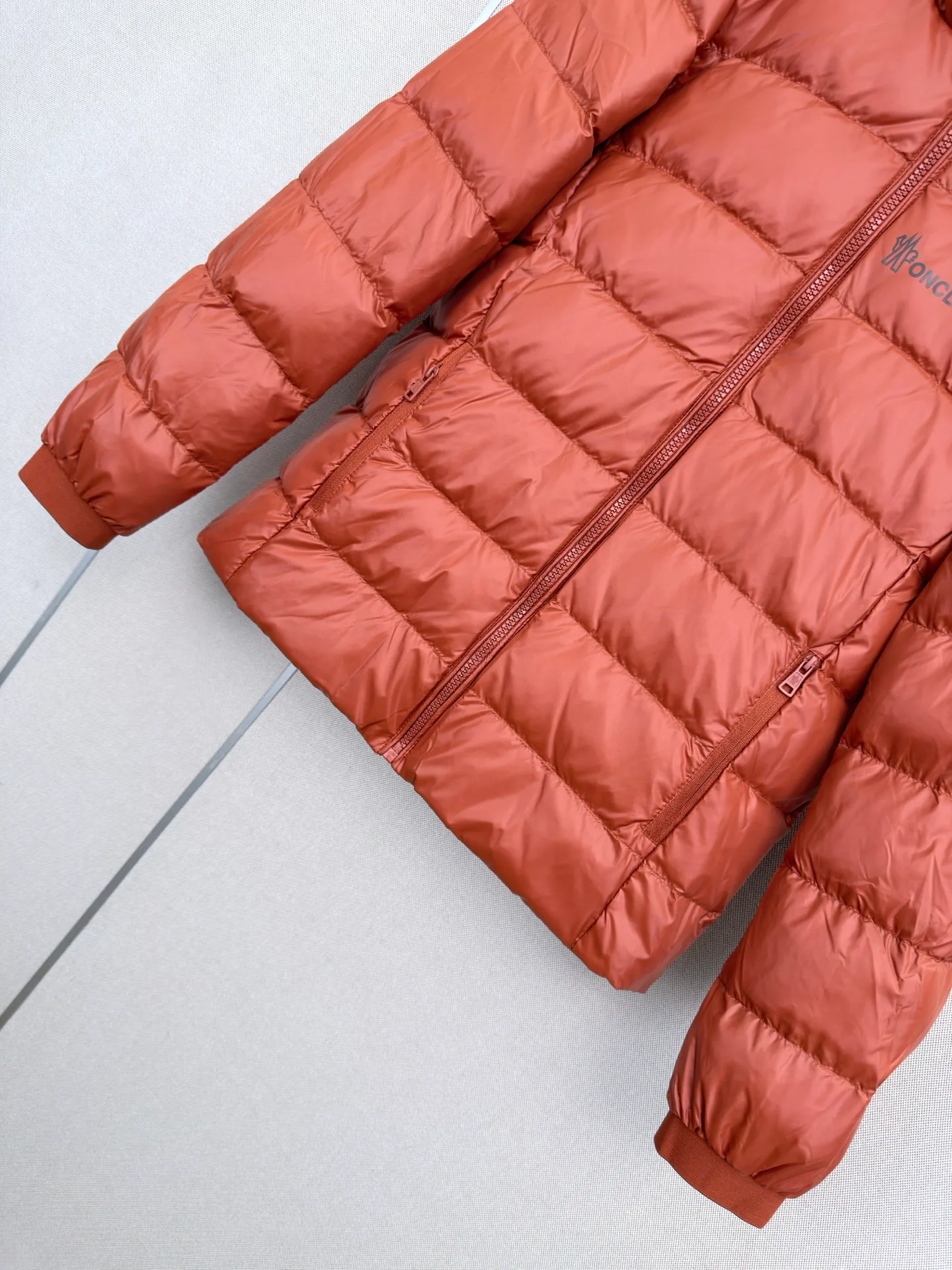 Women's Jackets And Down Jackets MONCLER 18501658