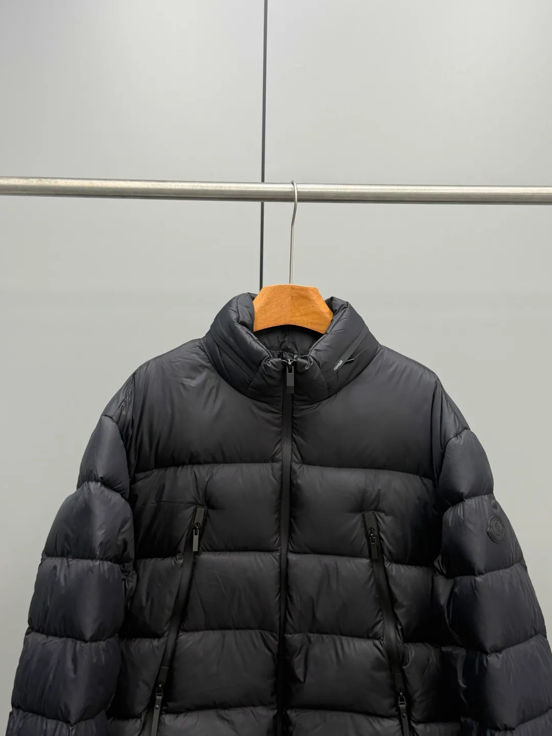 Men's Jackets And Down Jackets MONCLER 18330227