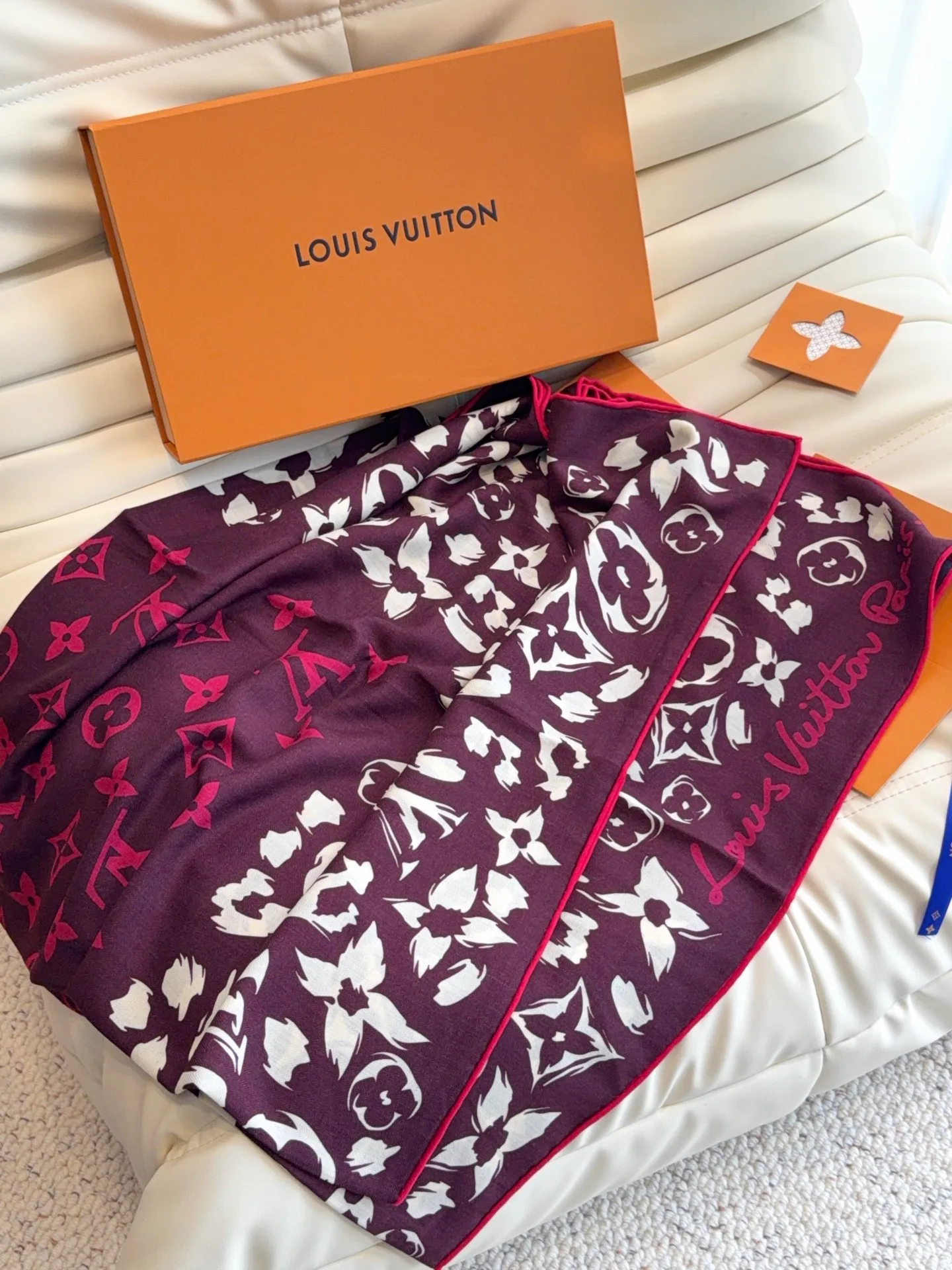 Silk Scarves LOUIS VUITTON 18322290