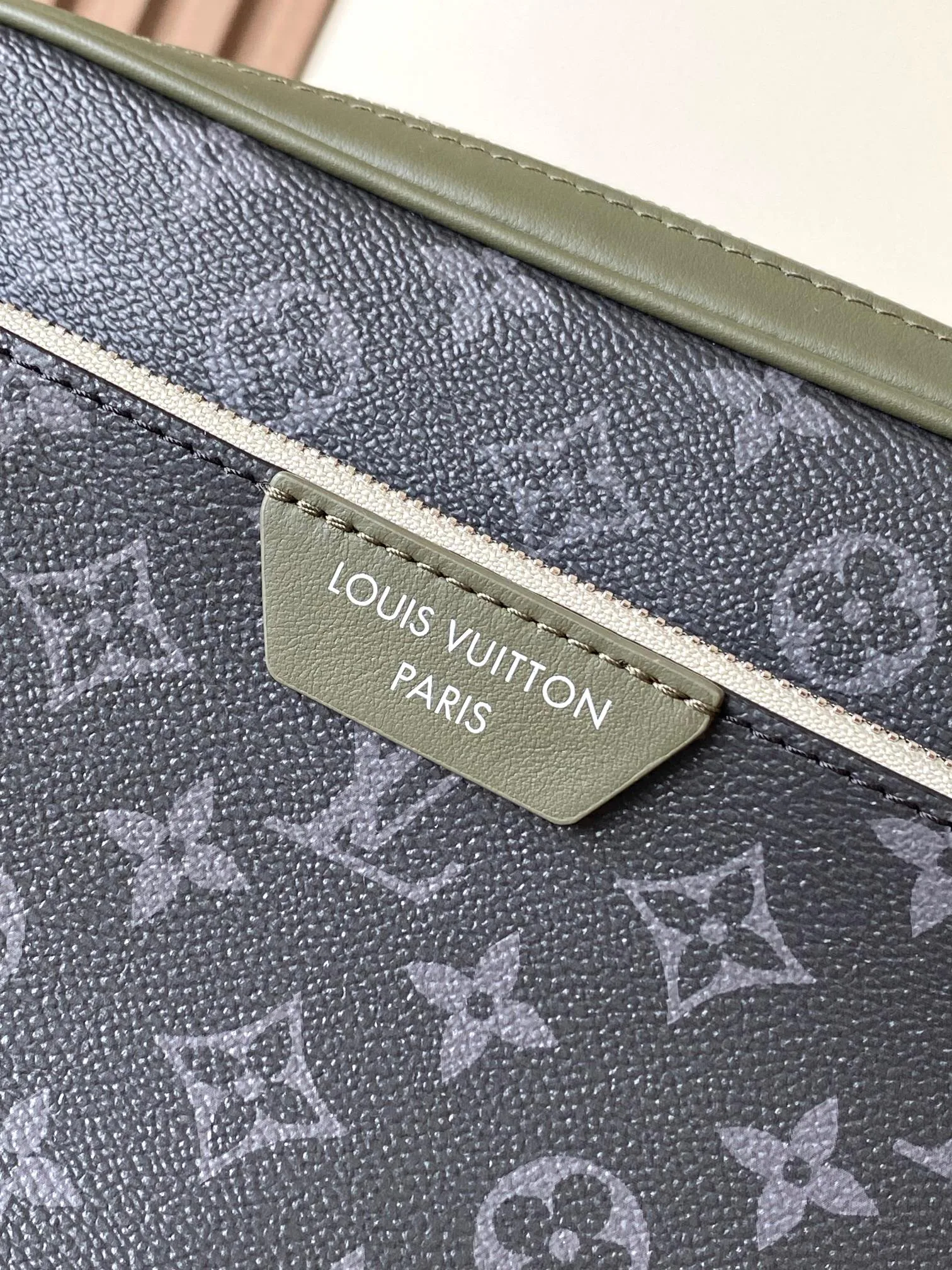Women's Shoulder Bags LOUIS VUITTON 18521068